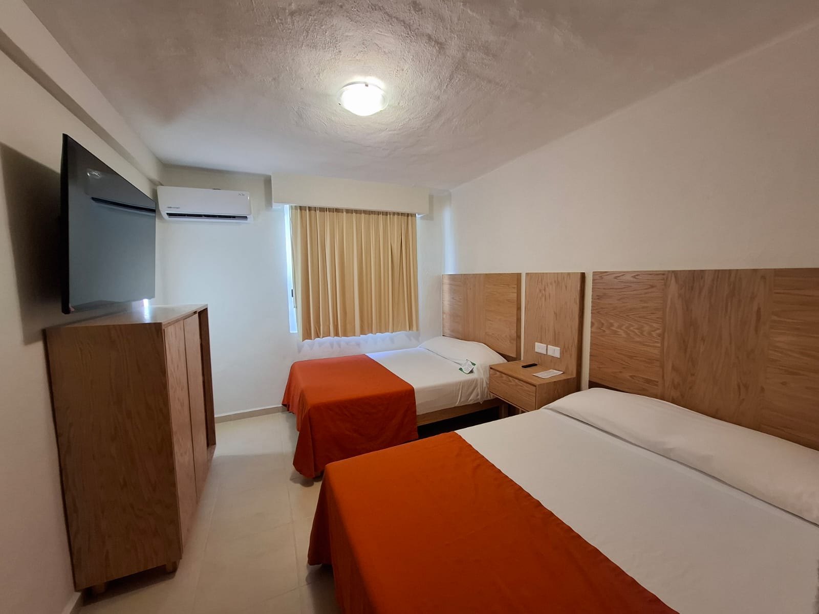 Family Room Capacity 6 Three Bedroom