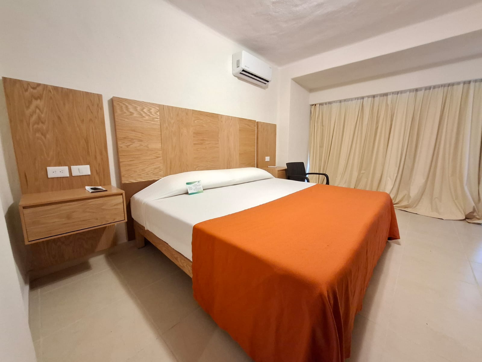 Family Room Capacity 8 Three Bedrooms