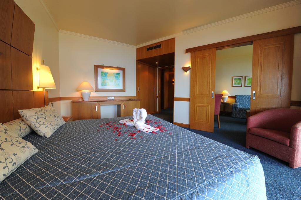 Single Mountain View