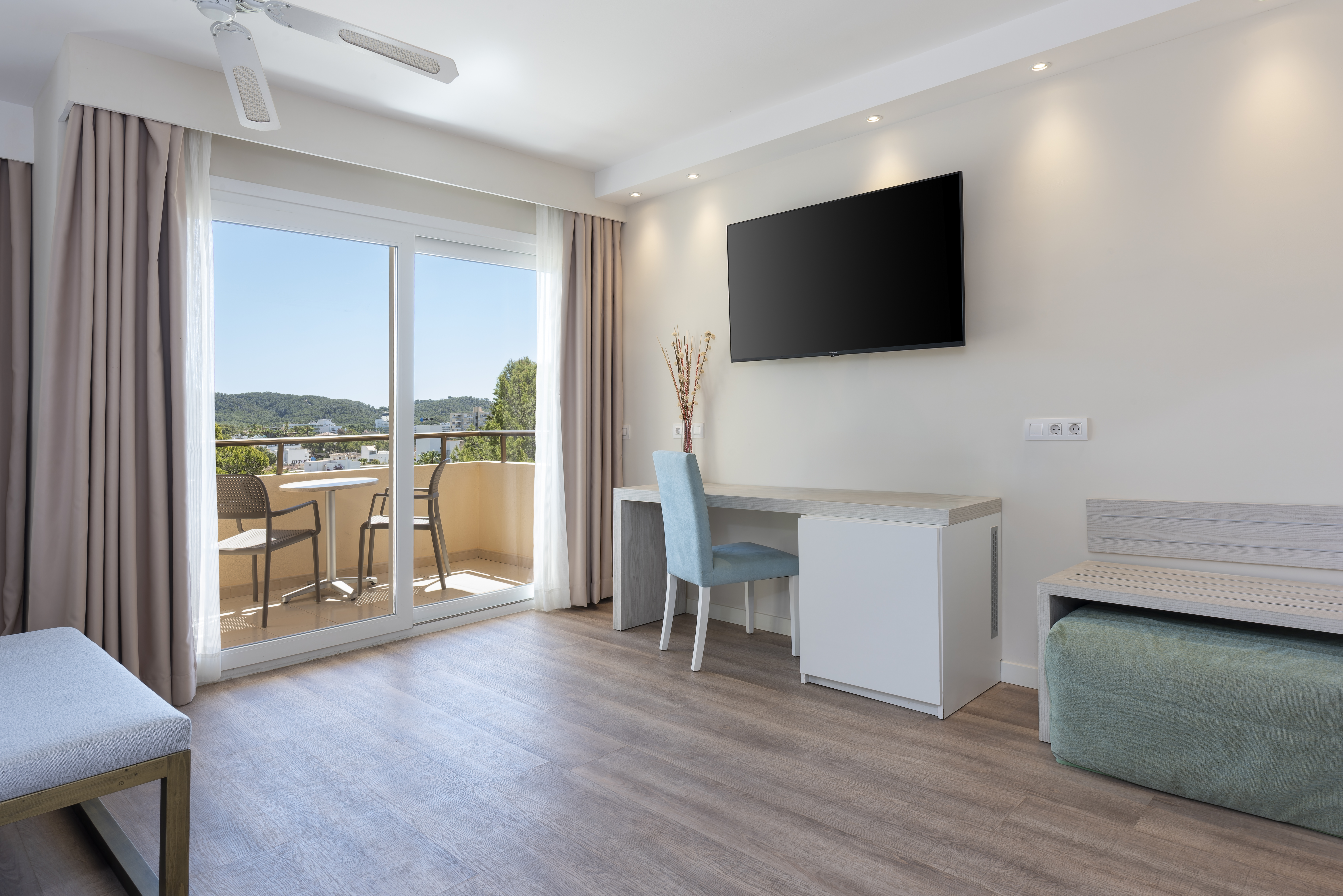 Double or Twin Standard