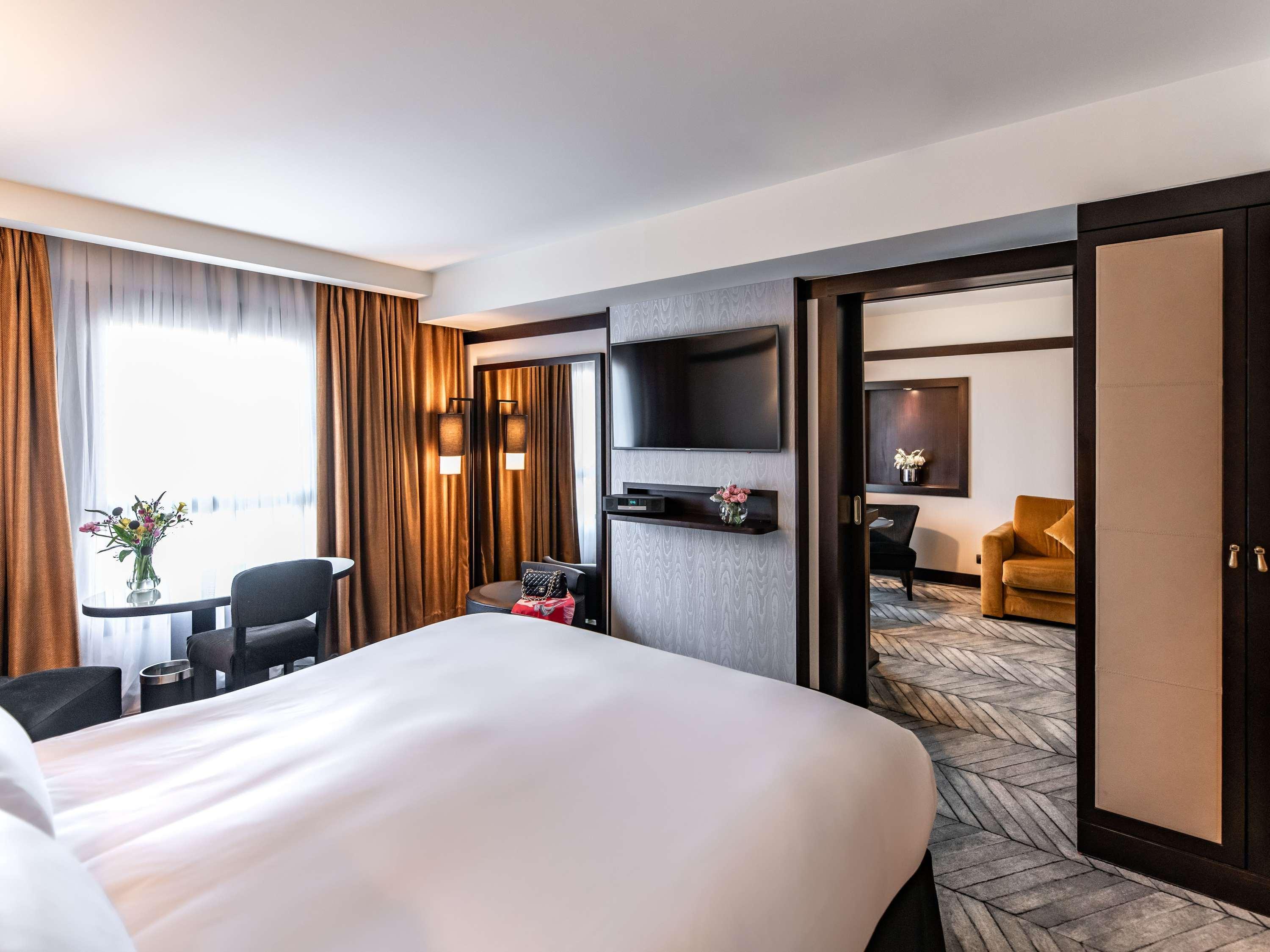 Junior Suite King Size Bed