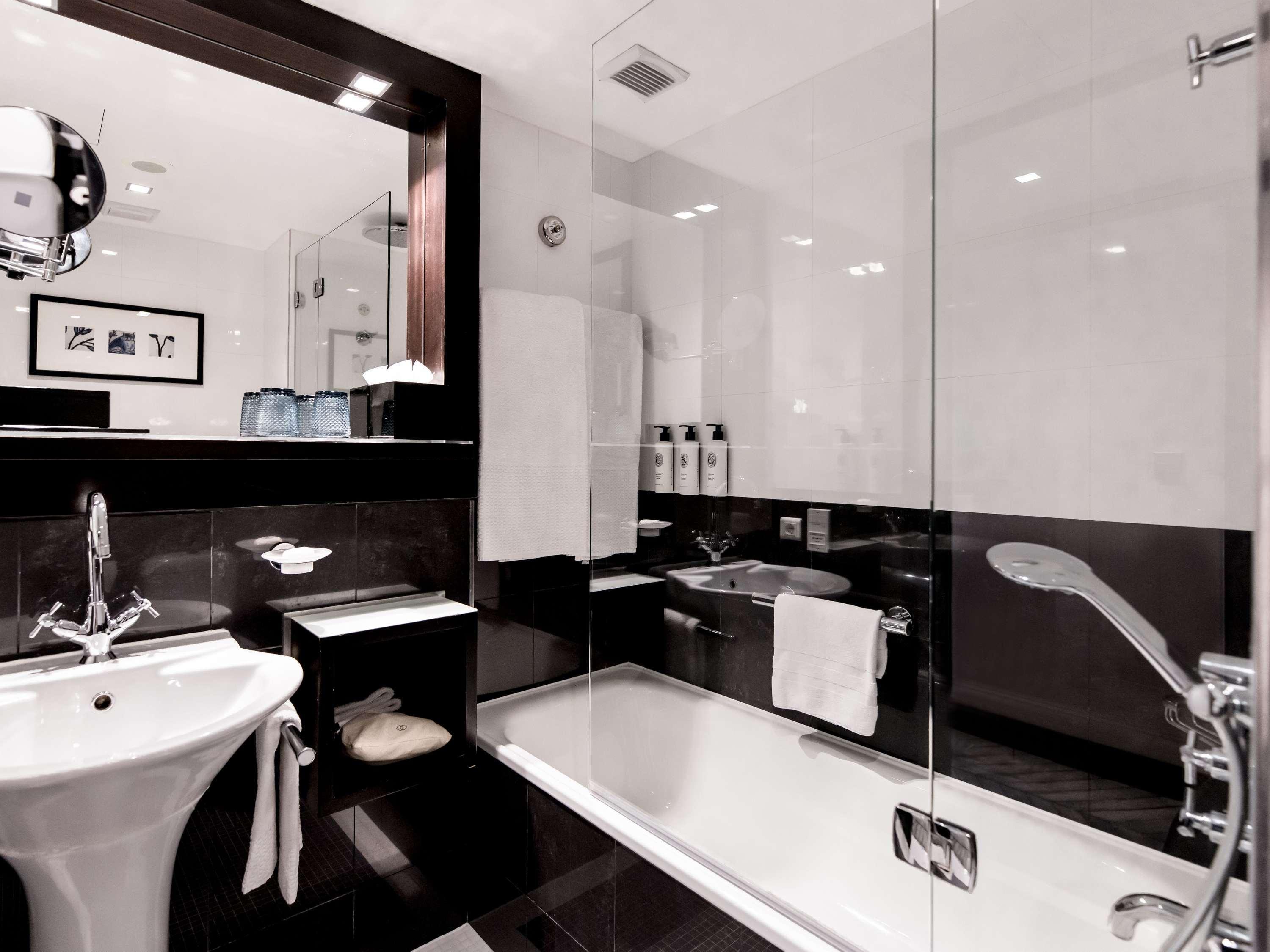 Junior Suite King Size Bed