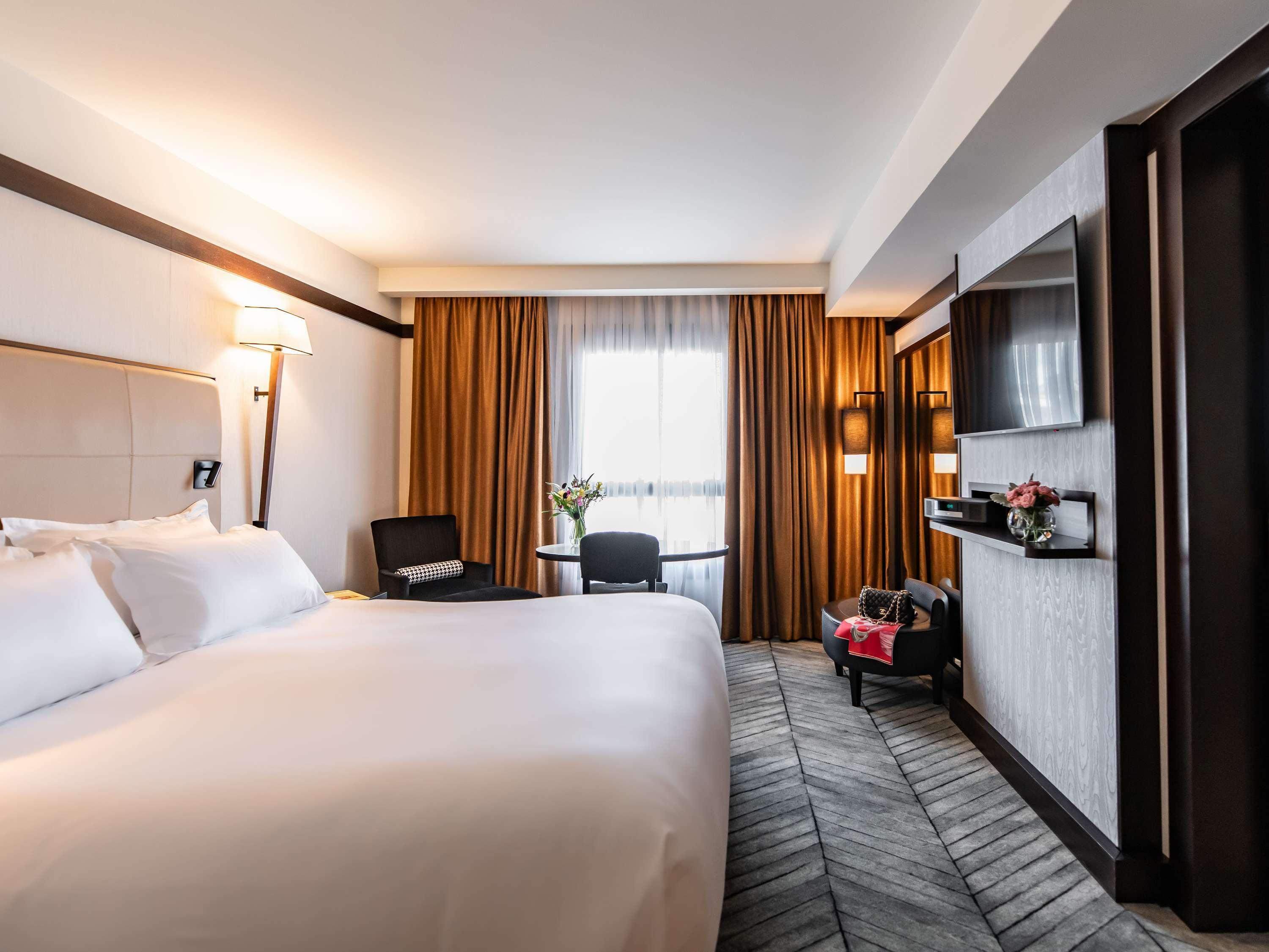 Junior Suite King Size Bed