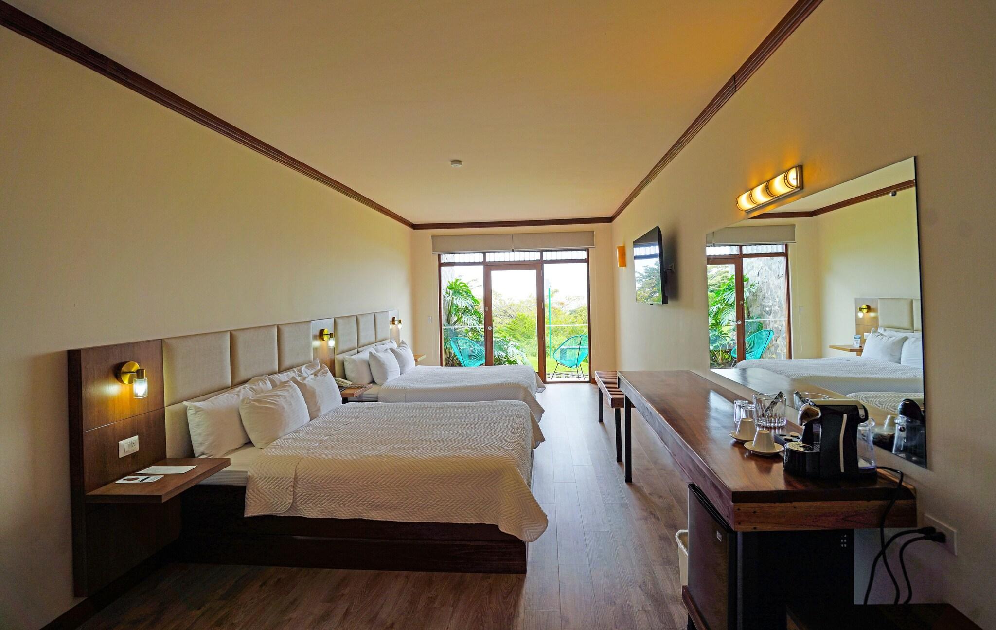 Twin Deluxe Two Queen Beds