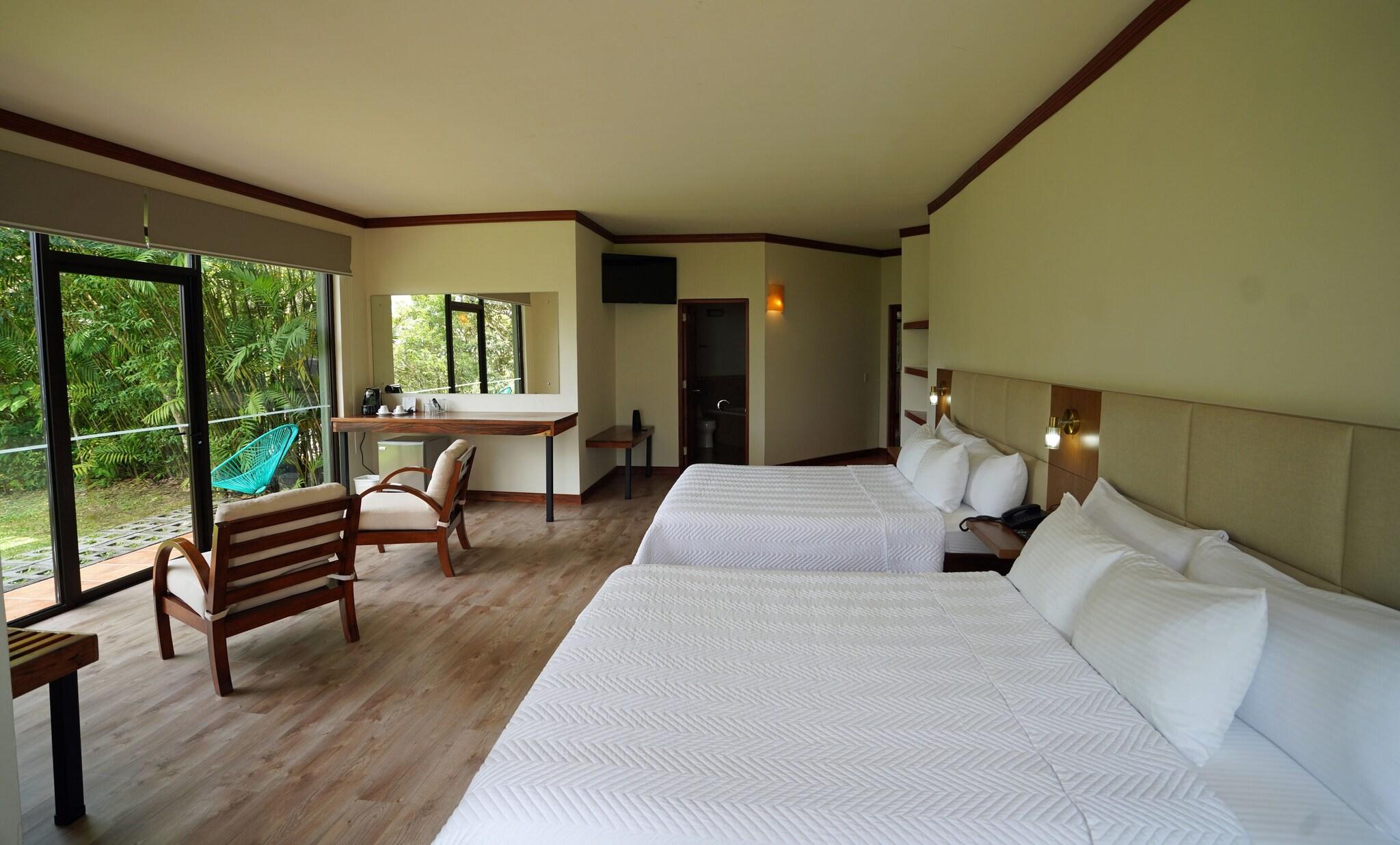 Twin Deluxe Two Queen Beds