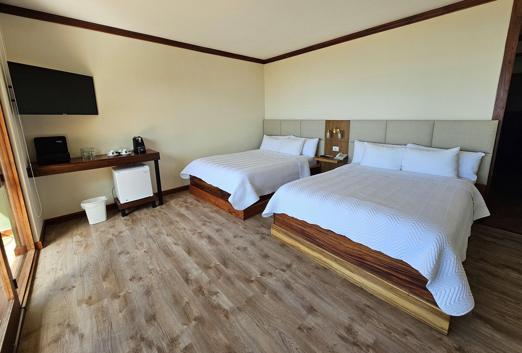 Twin Deluxe Two Queen Beds