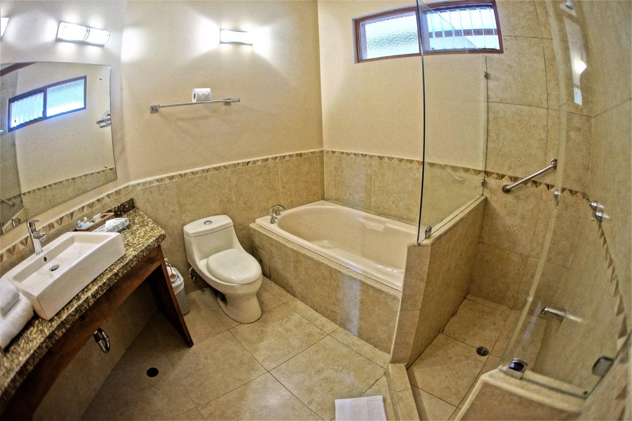 Twin Deluxe Two Queen Beds