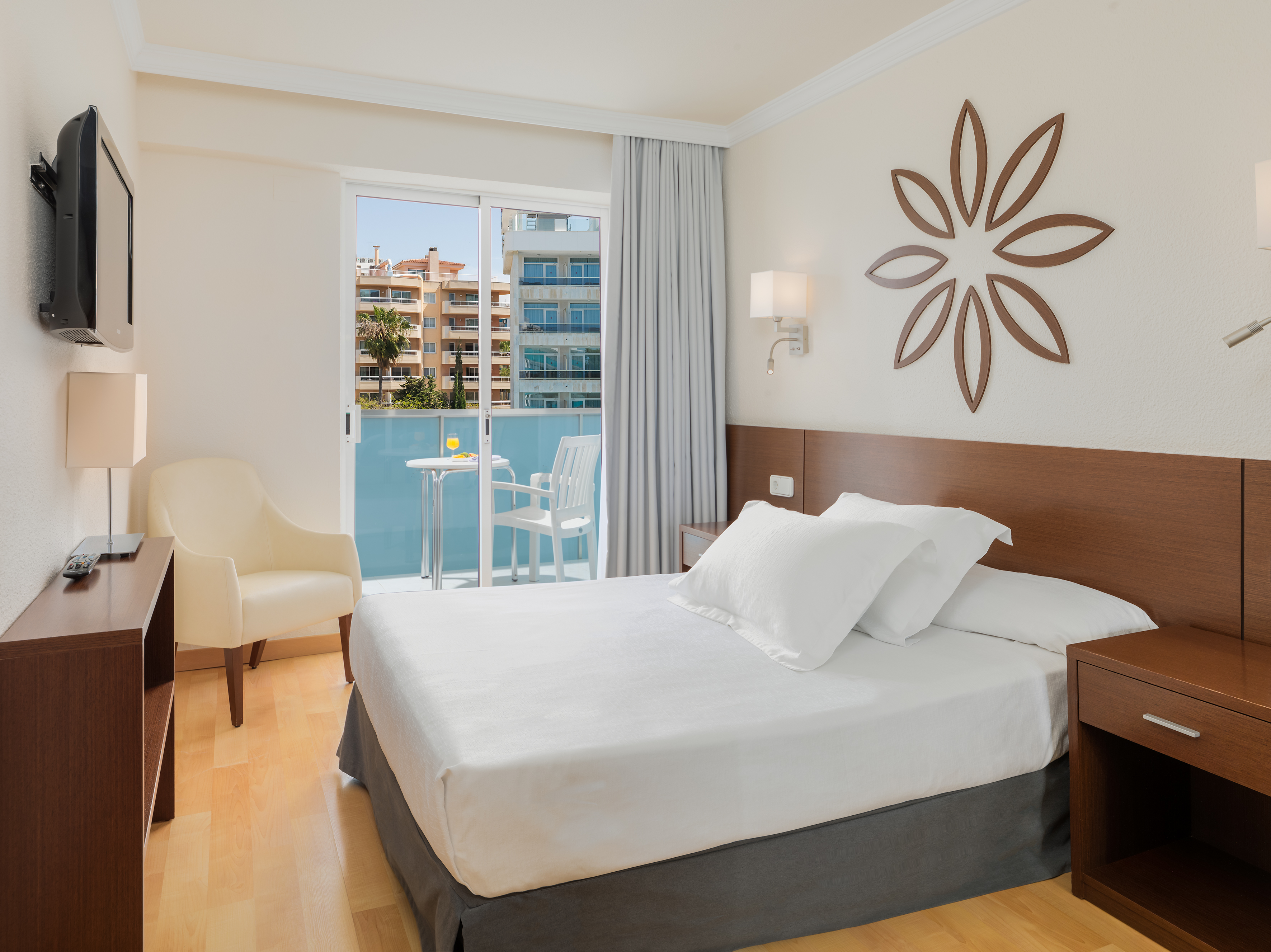 Double Single Pool View