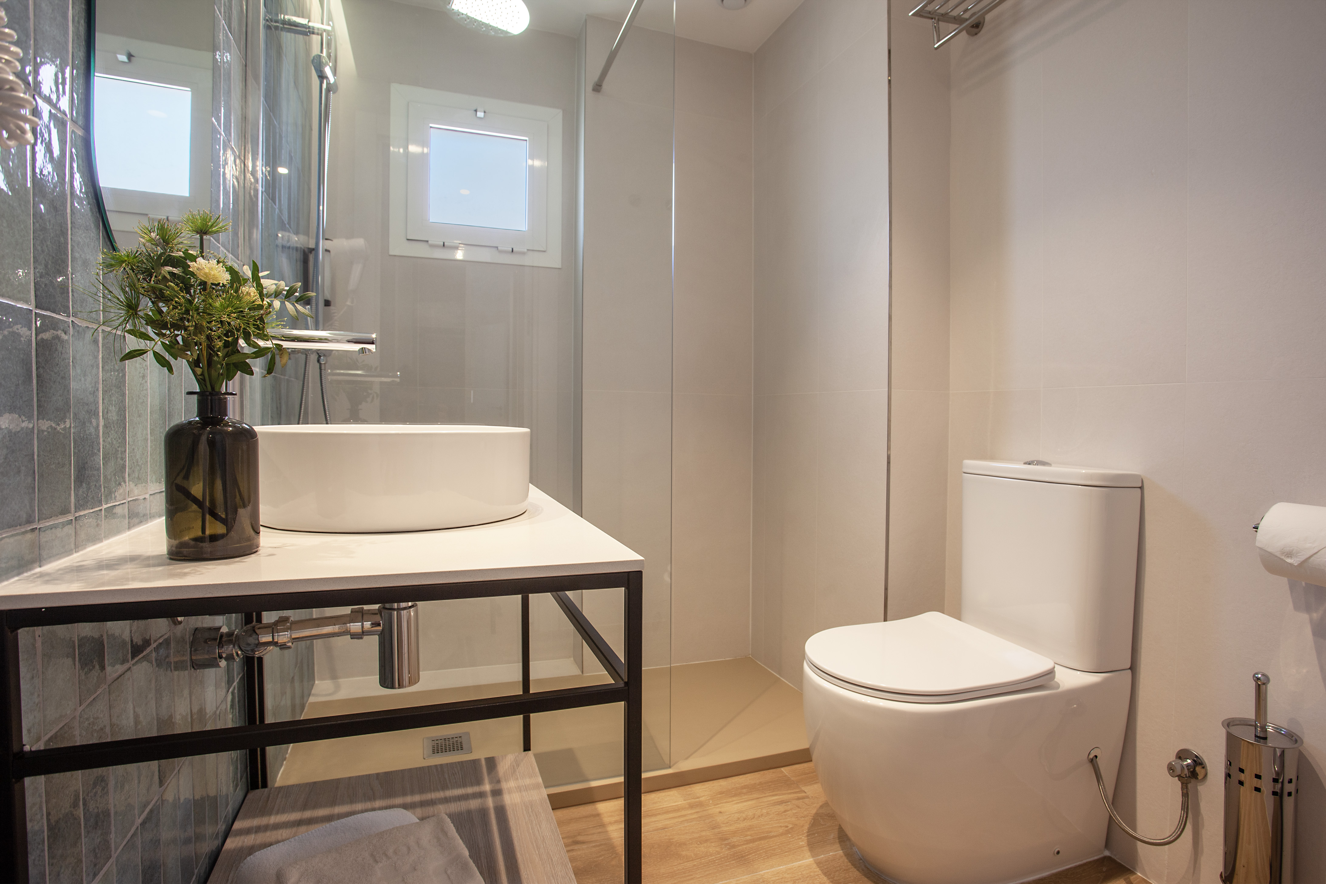 Double Single Pool View