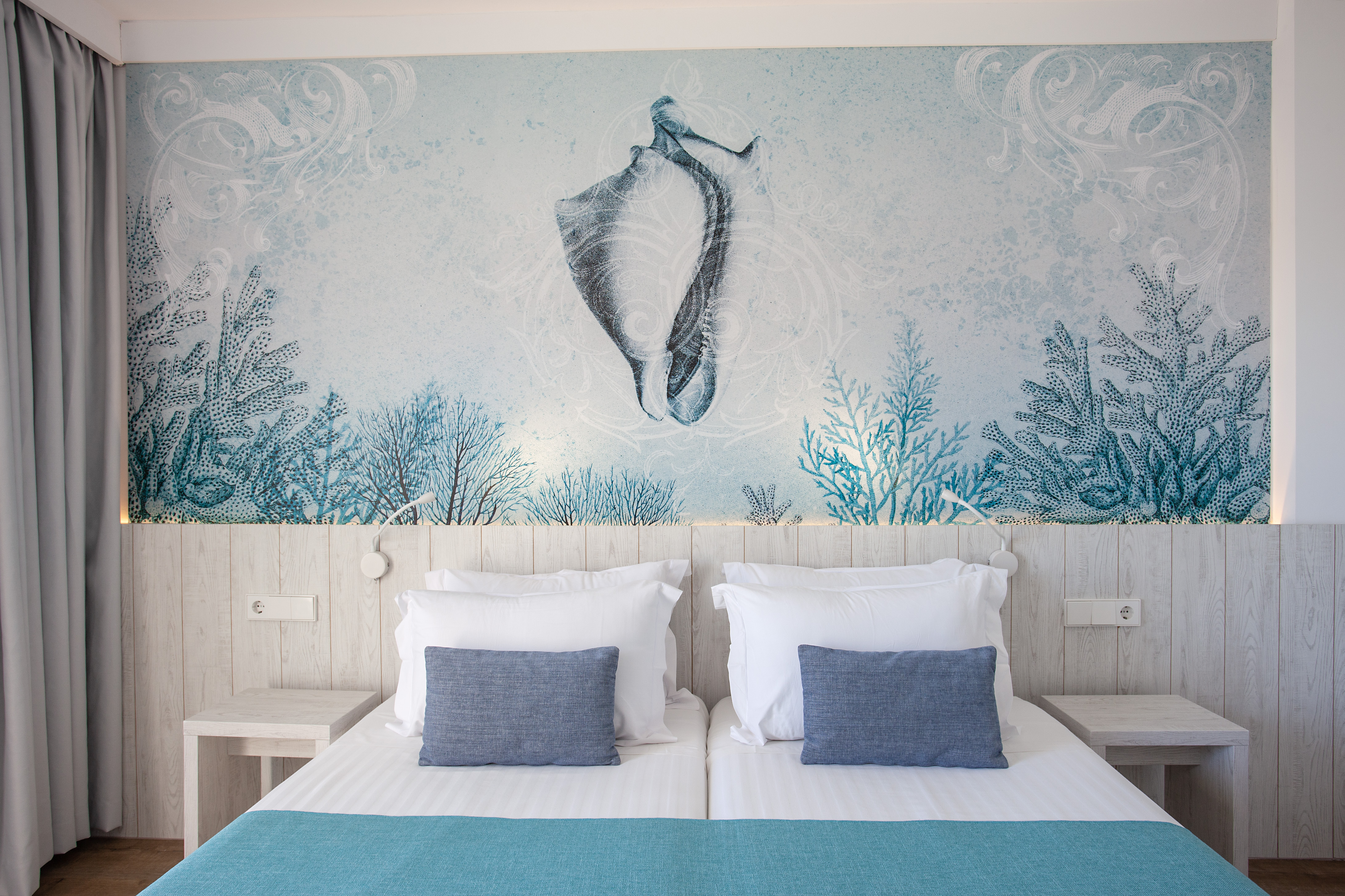 Double Single Pool View