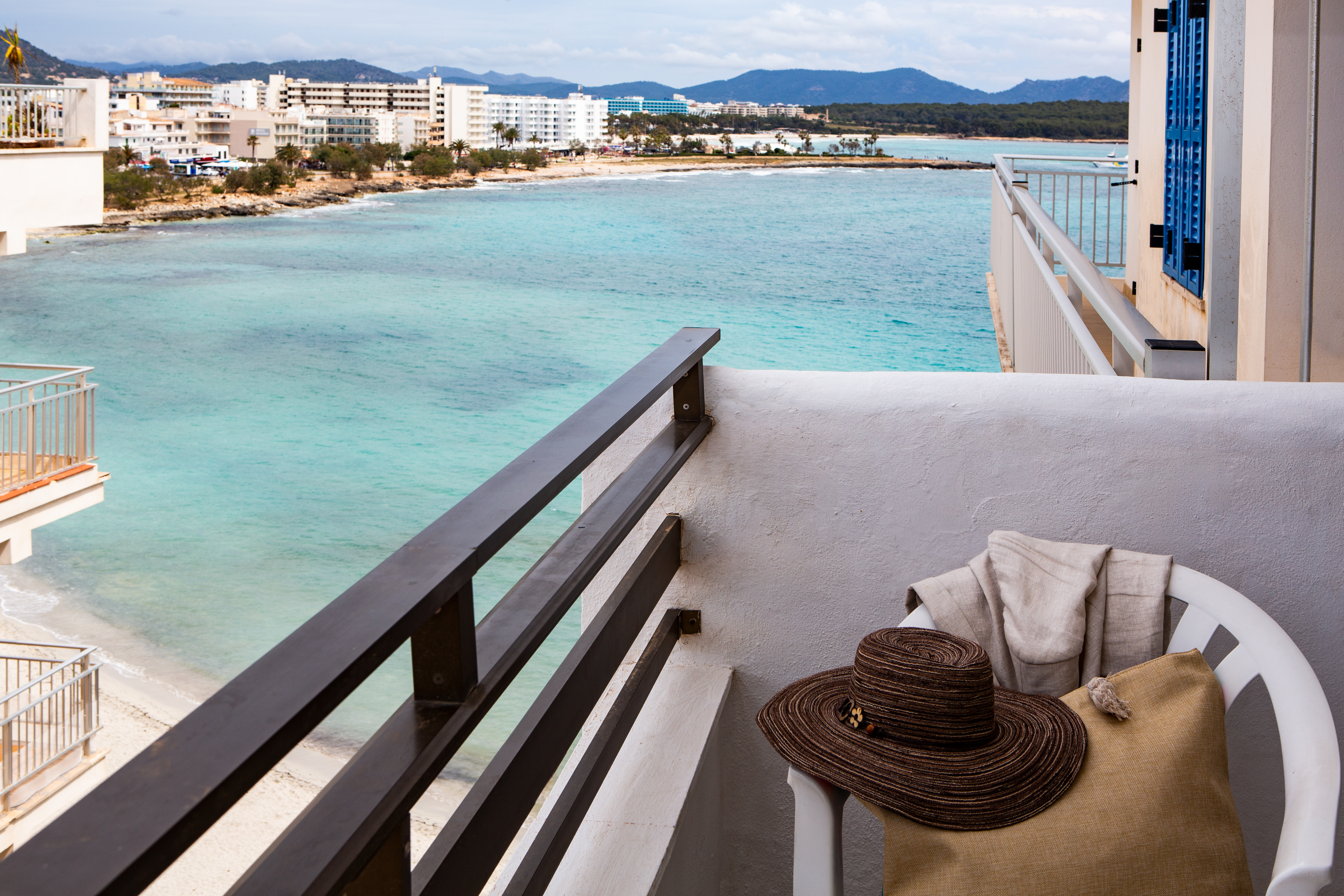 Double or Twin Side Sea View