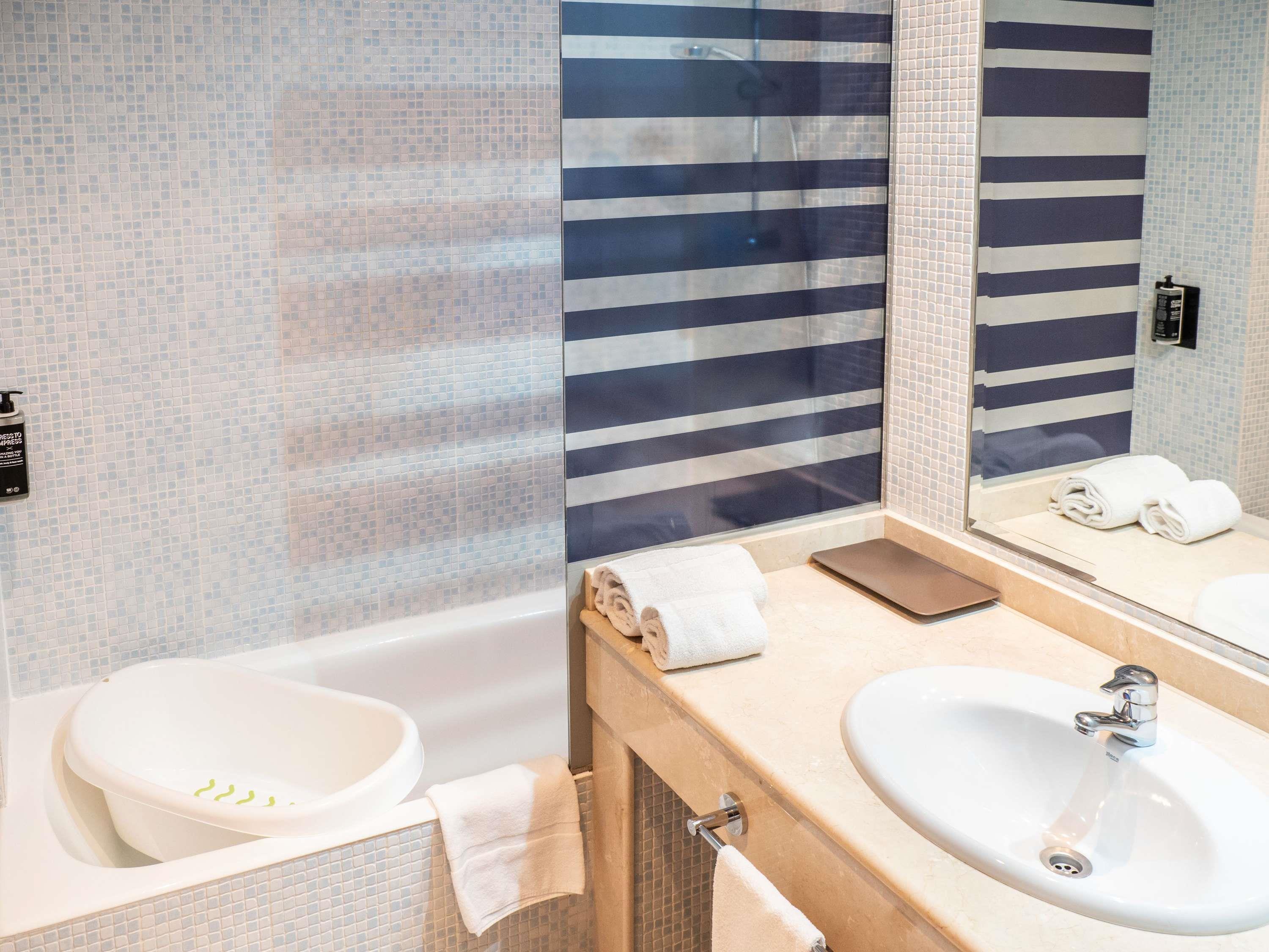 Suite Connecting Room