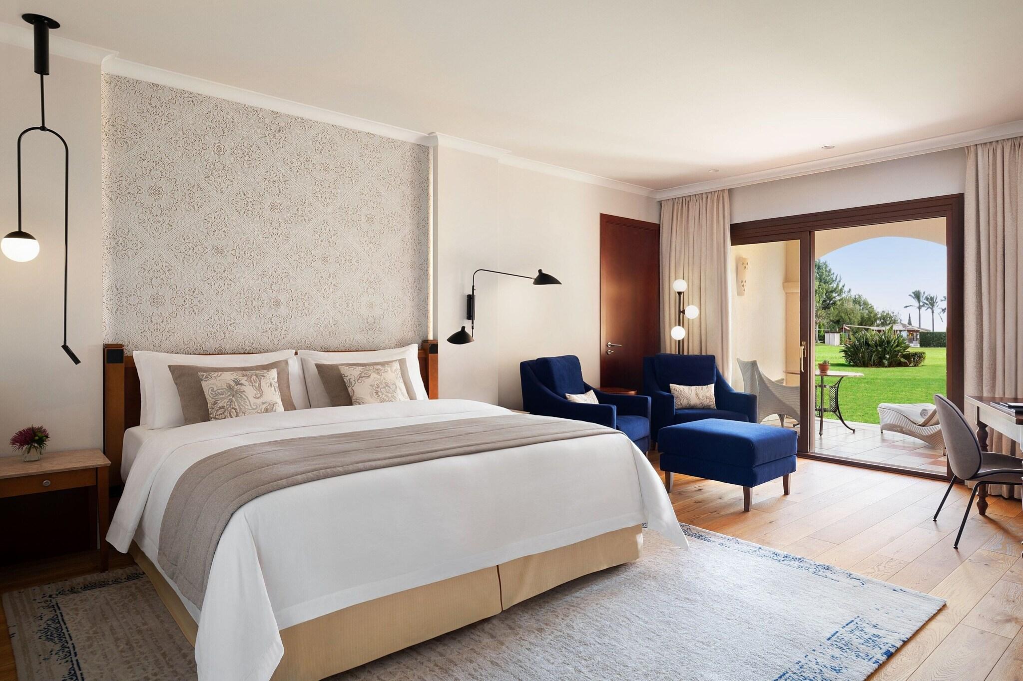 Double Deluxe King Bed