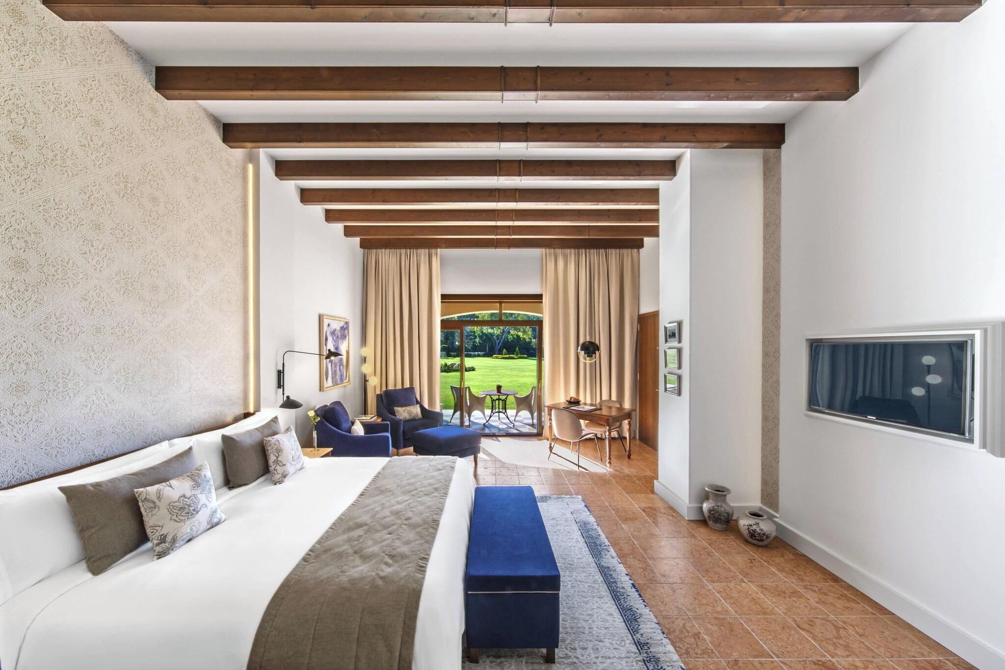 Junior Suite King Size Bed