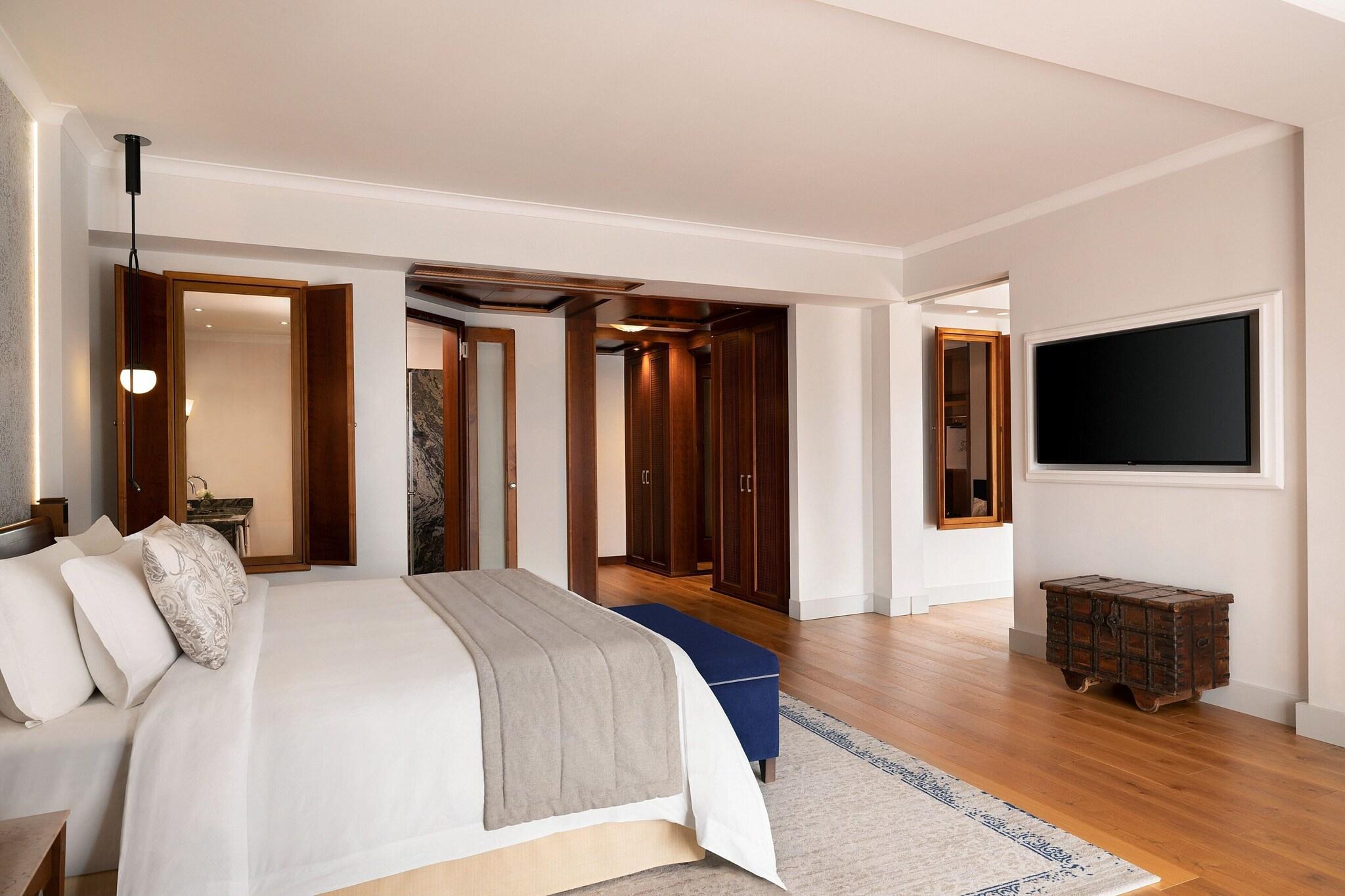 Double Garden View King Bed