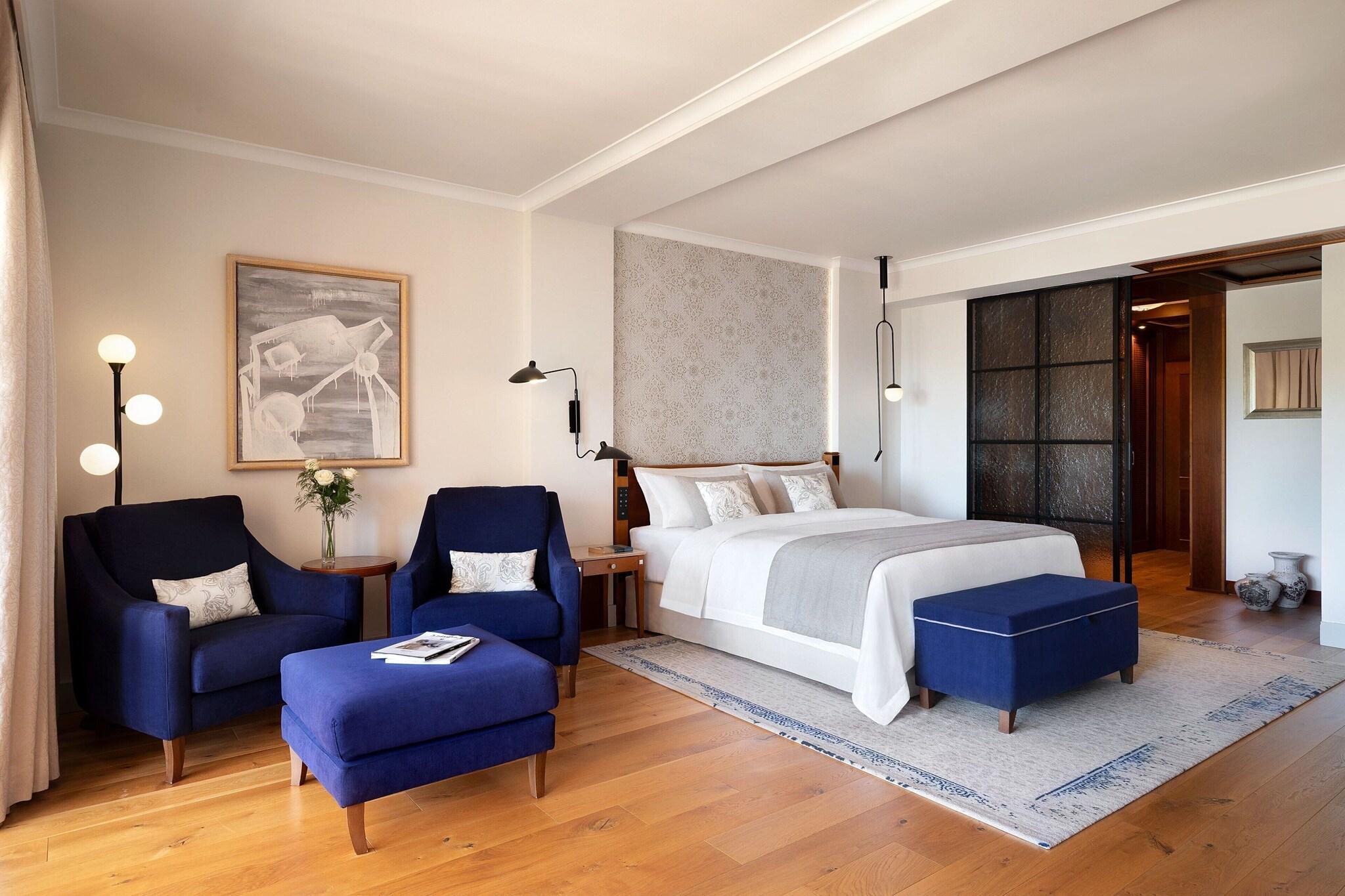 Junior Suite Sea View King Bed