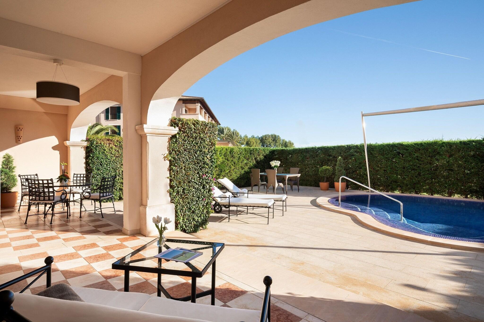 Double Garden View King Bed