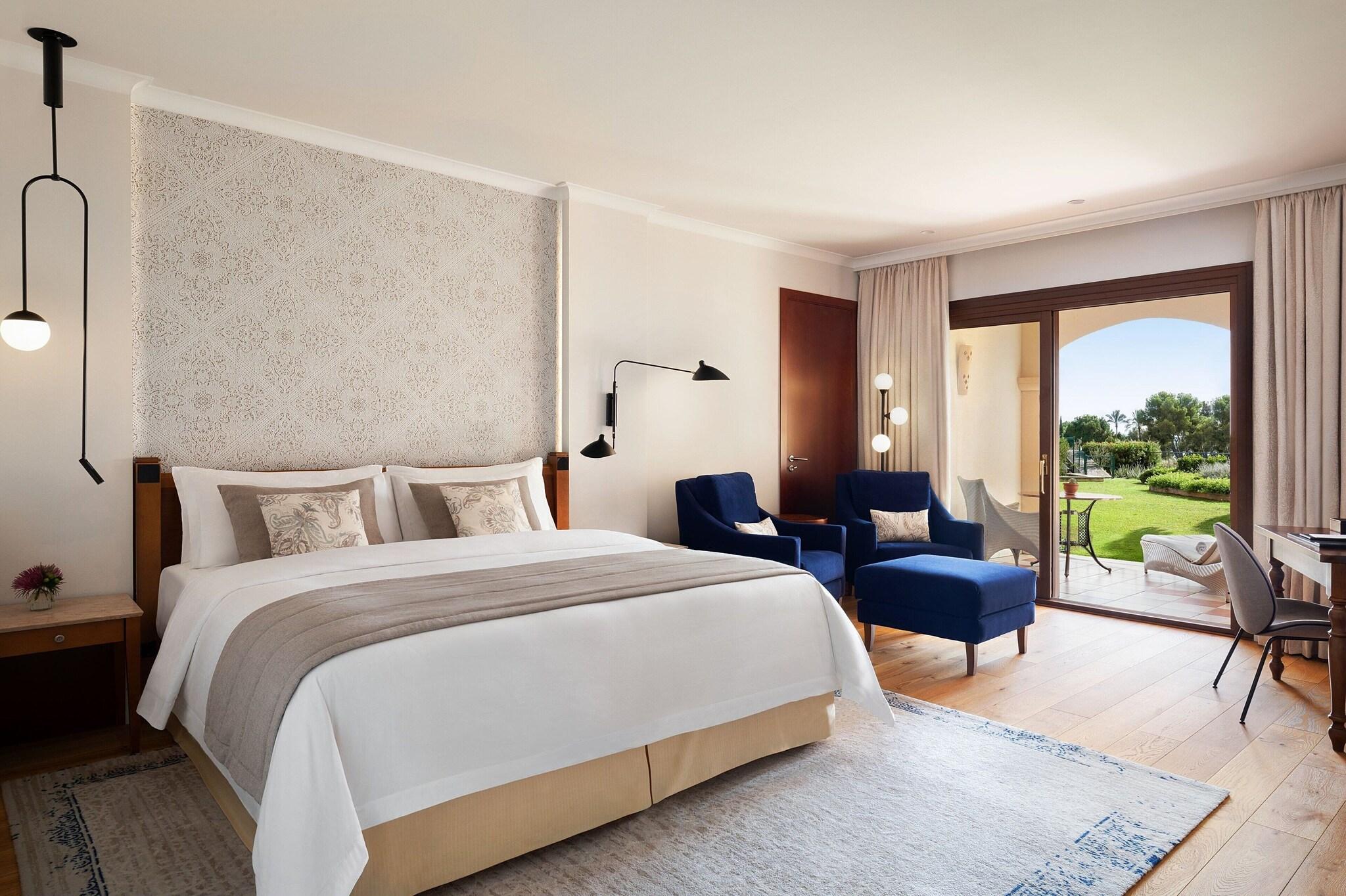 Double Deluxe King Bed