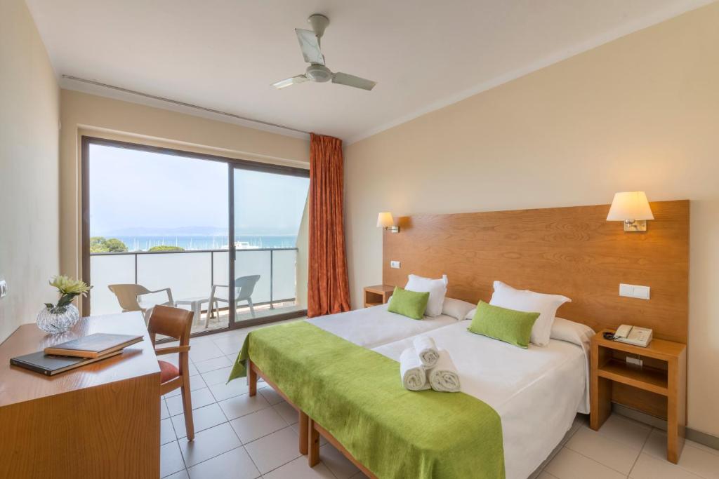 Twin Sea View with Balcony