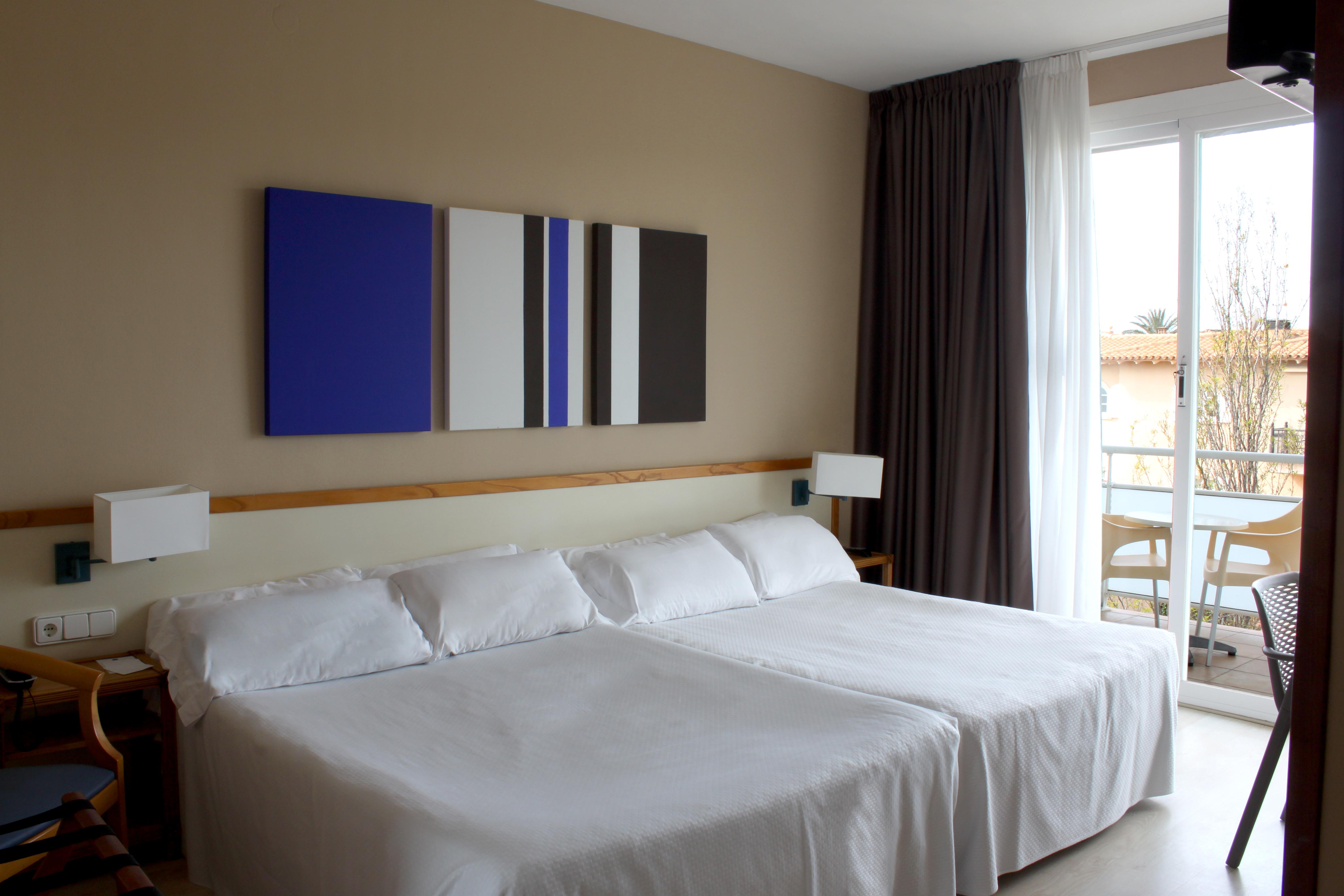 Double or Twin Standard