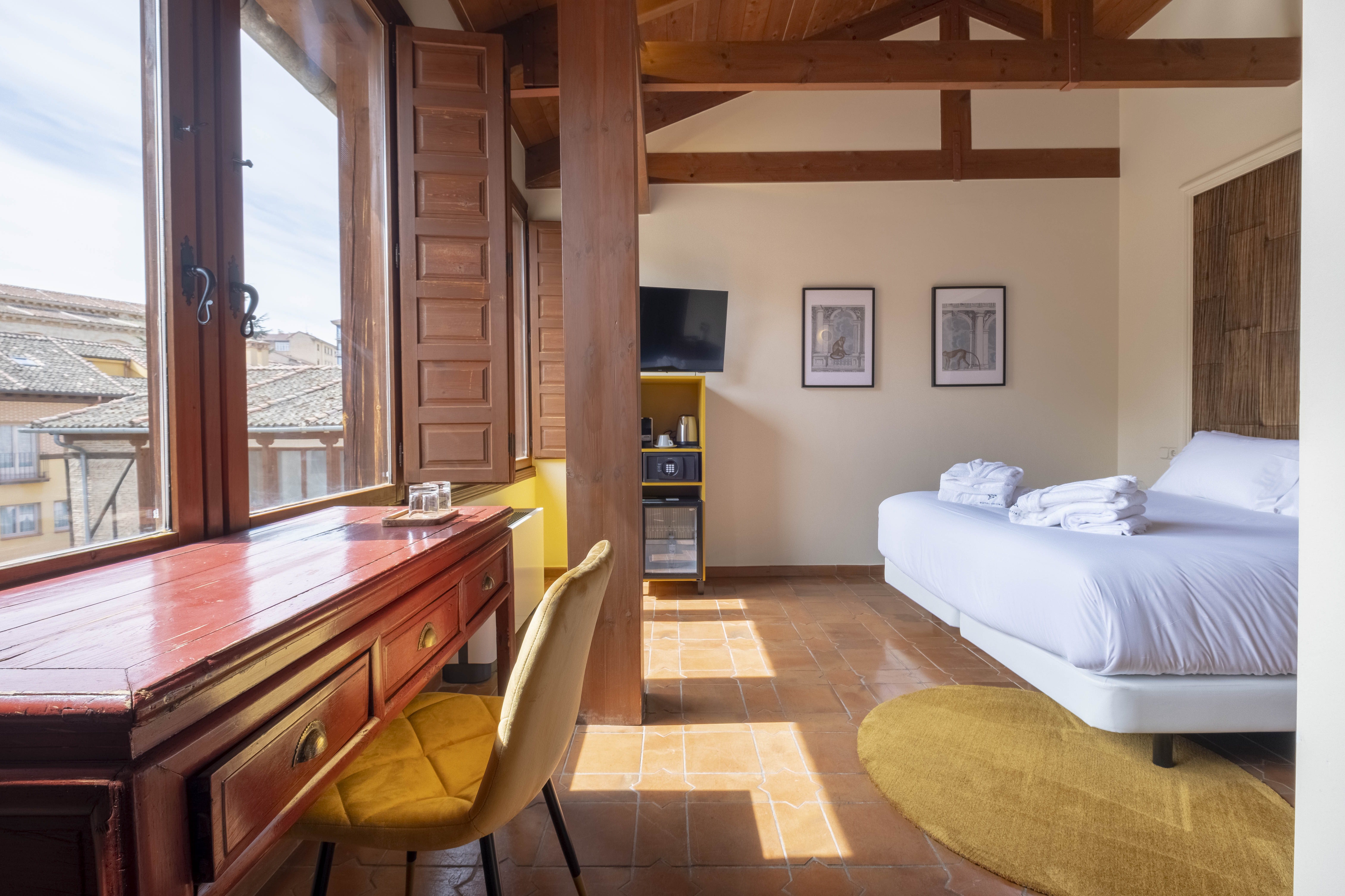 Double or Twin Standard