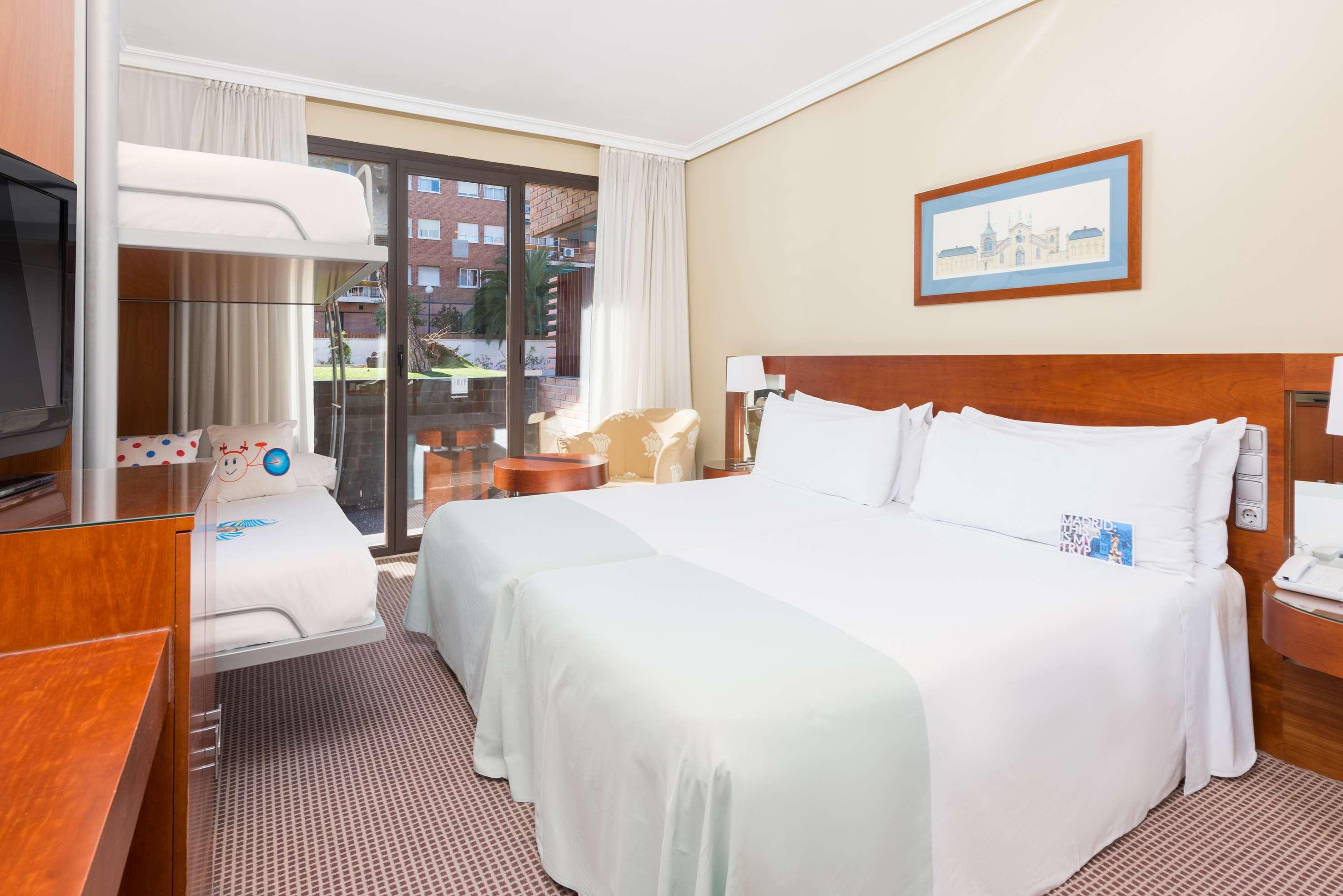 Family Room Connecting Room