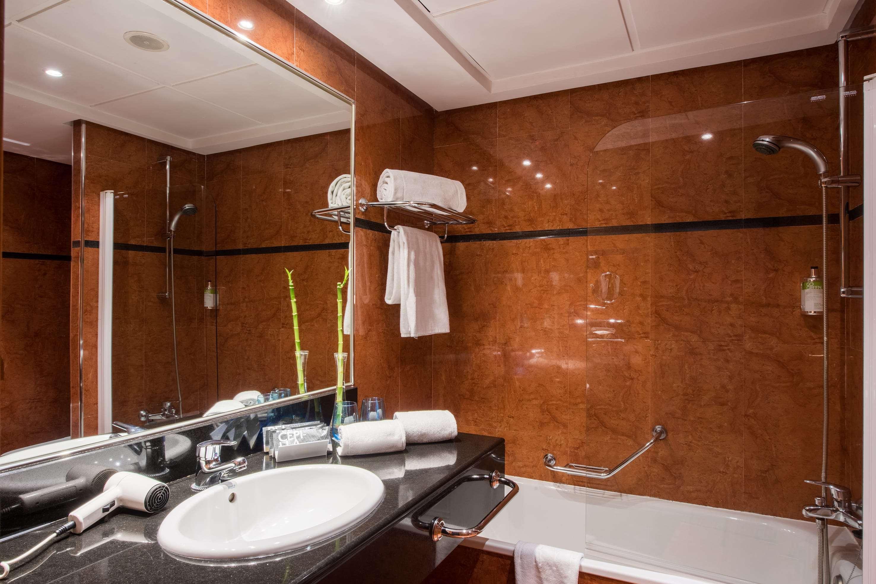 Family Room Connecting Room