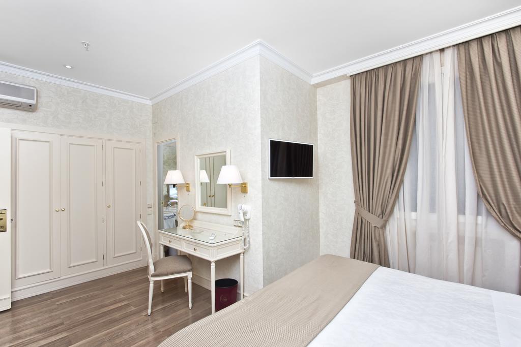 Double or Twin Standard