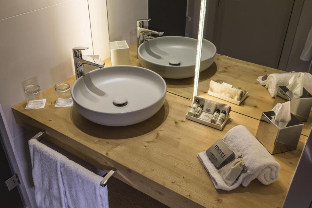 Double Single Deluxe Mountain View