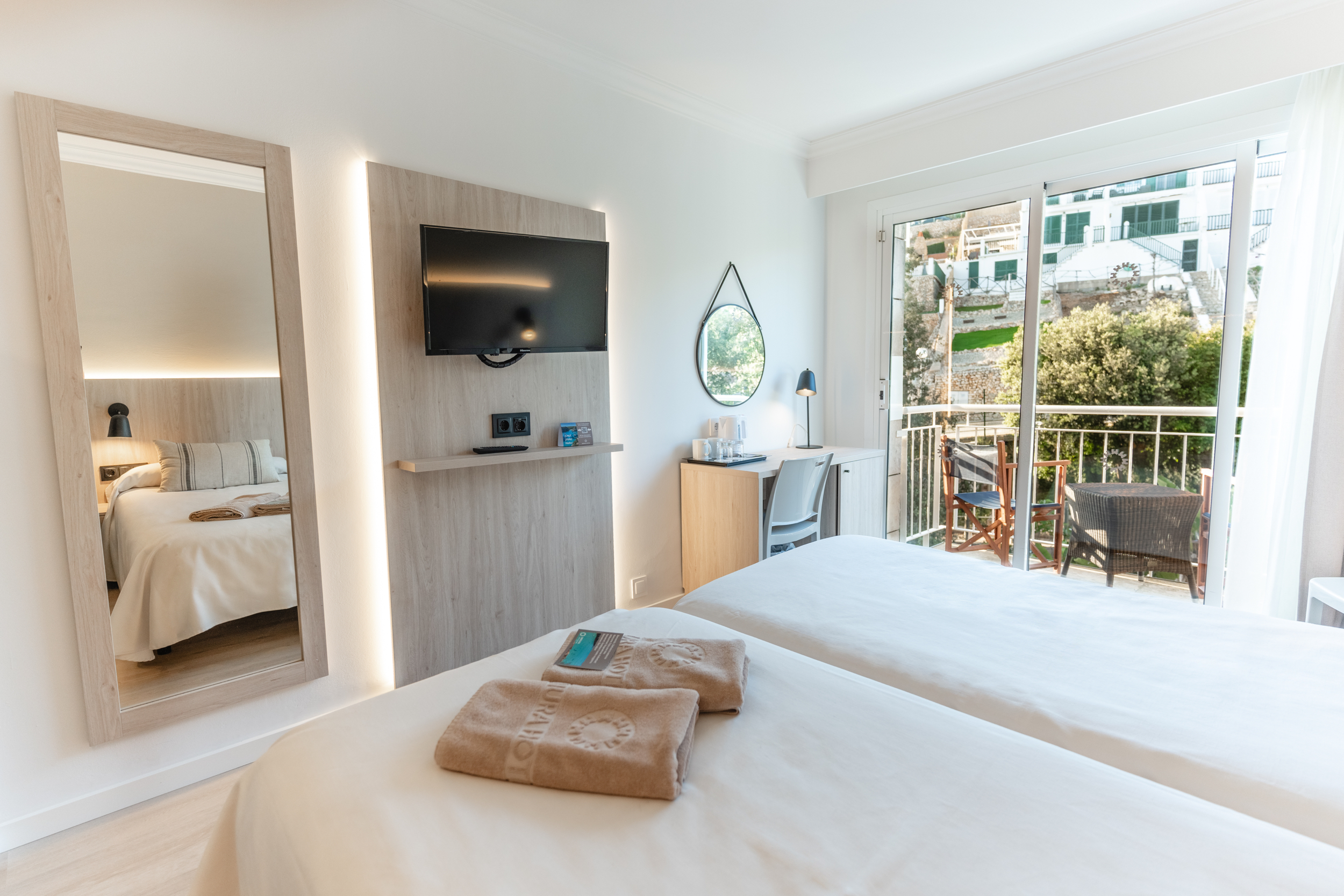 Double Single with Balcony