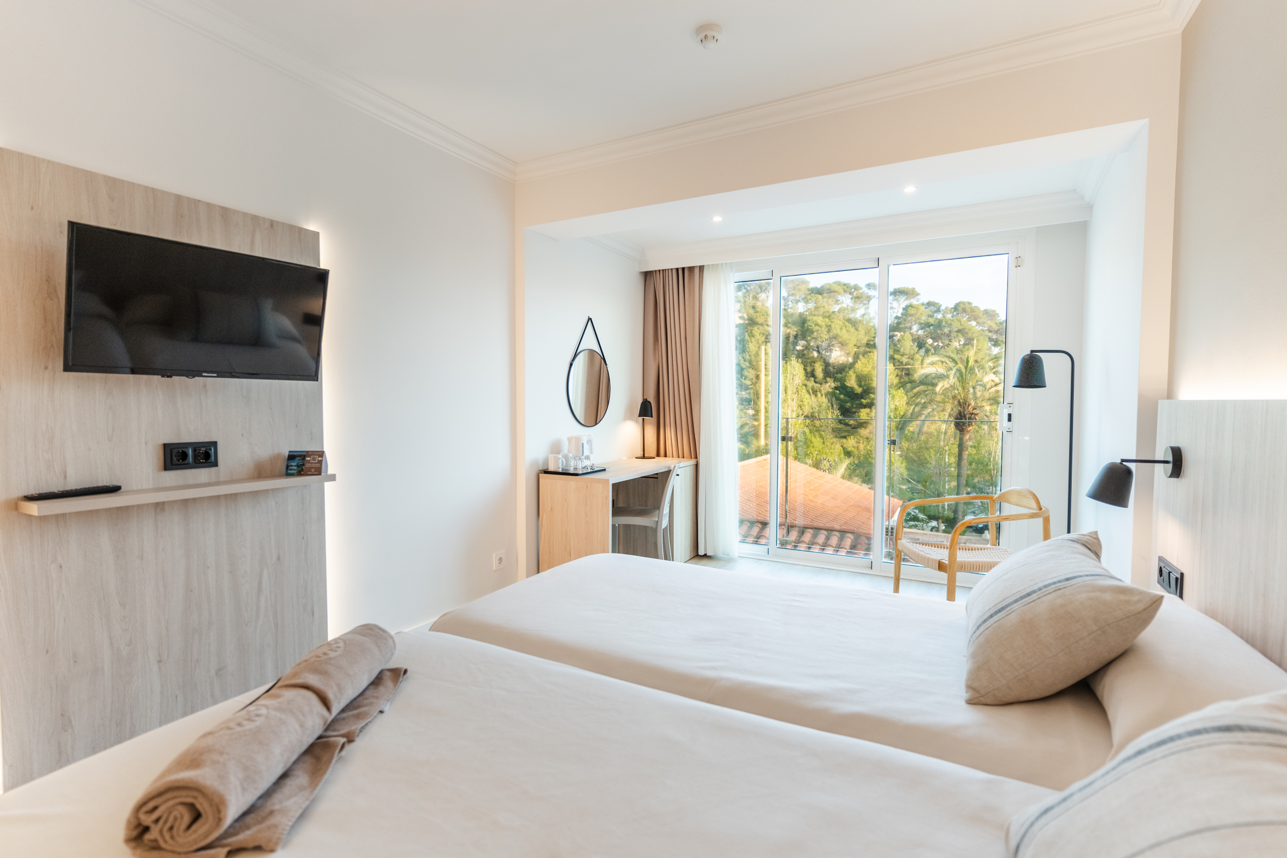 Double or Twin Standard