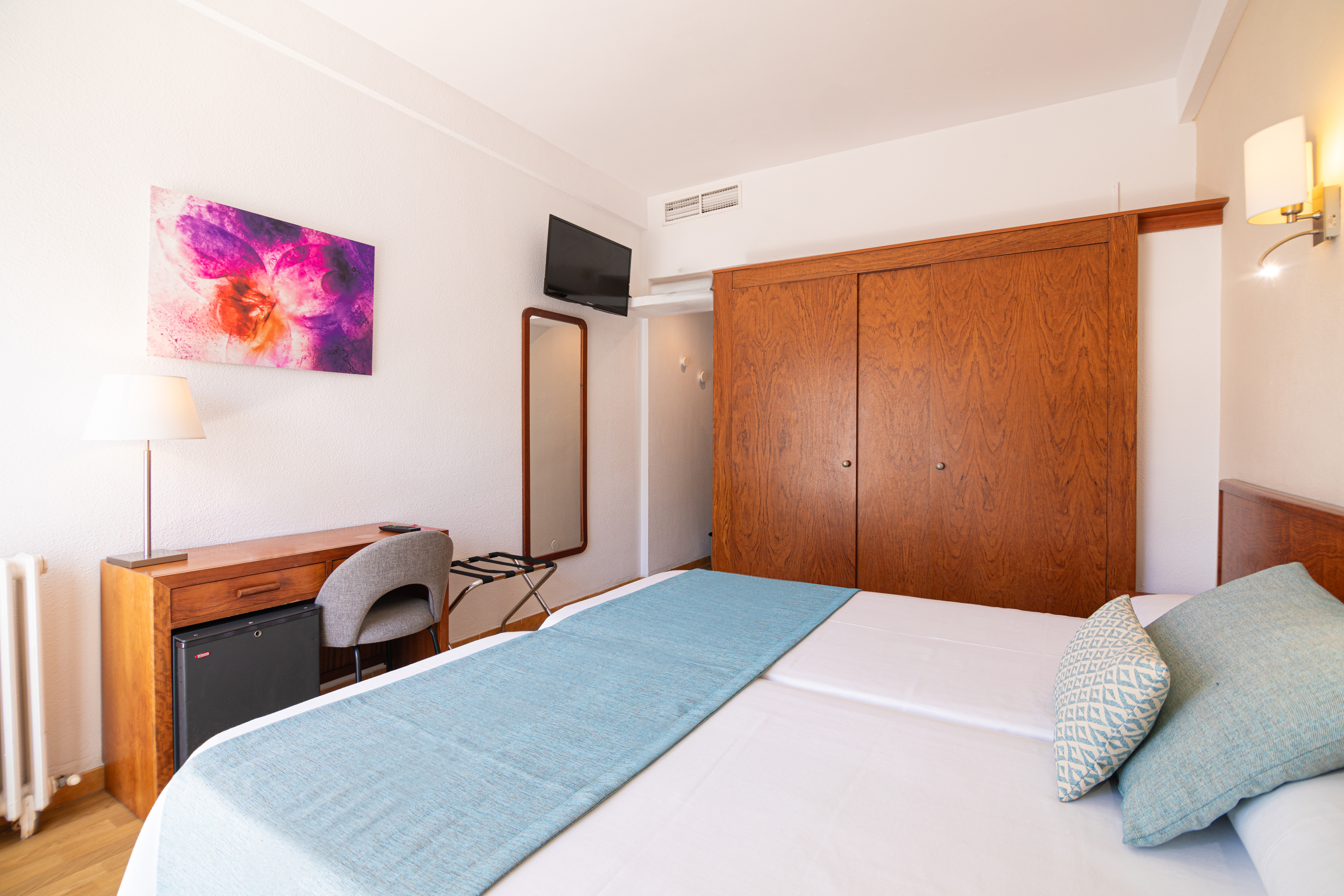 Double Single with Balcony