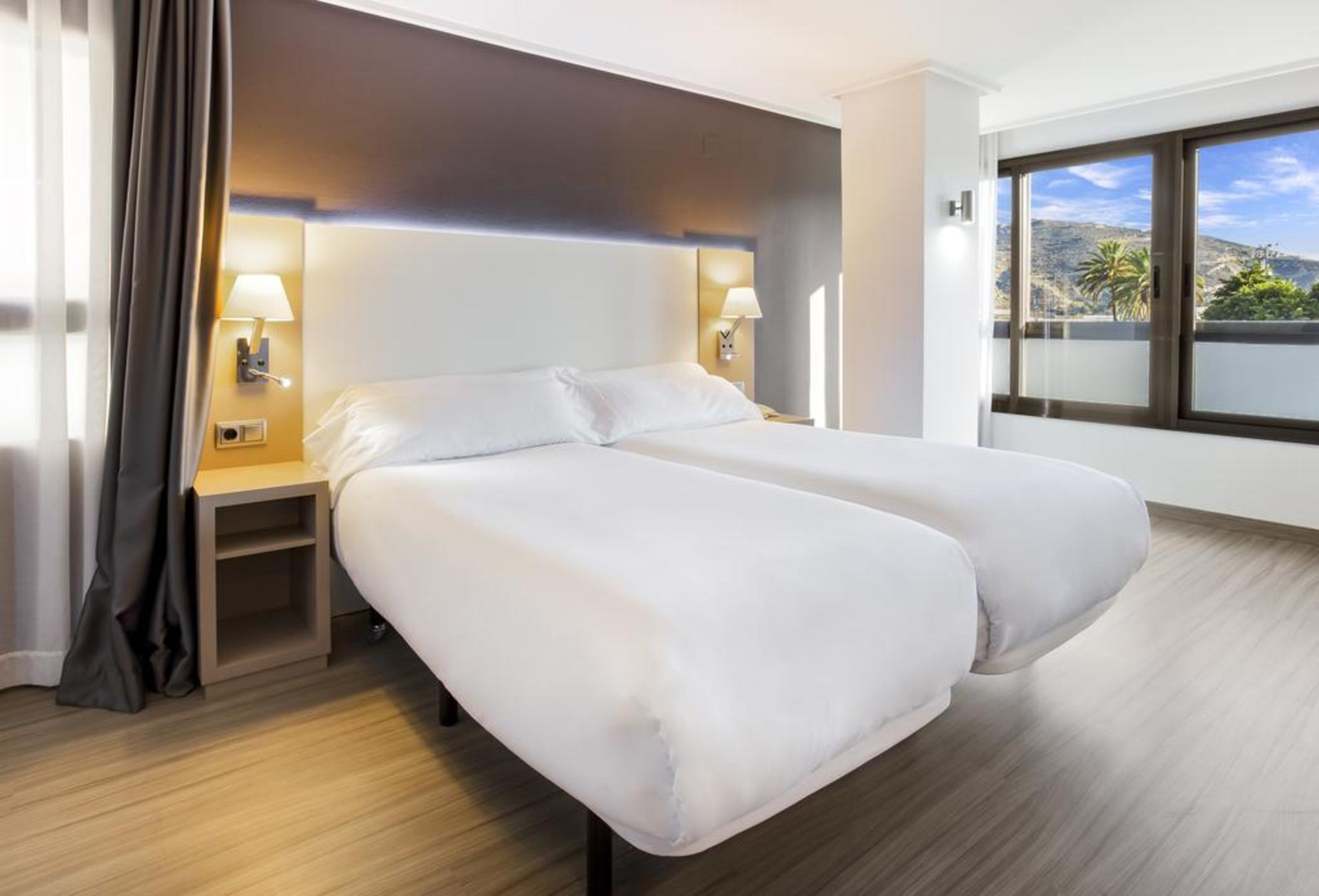 Double or Twin Standard