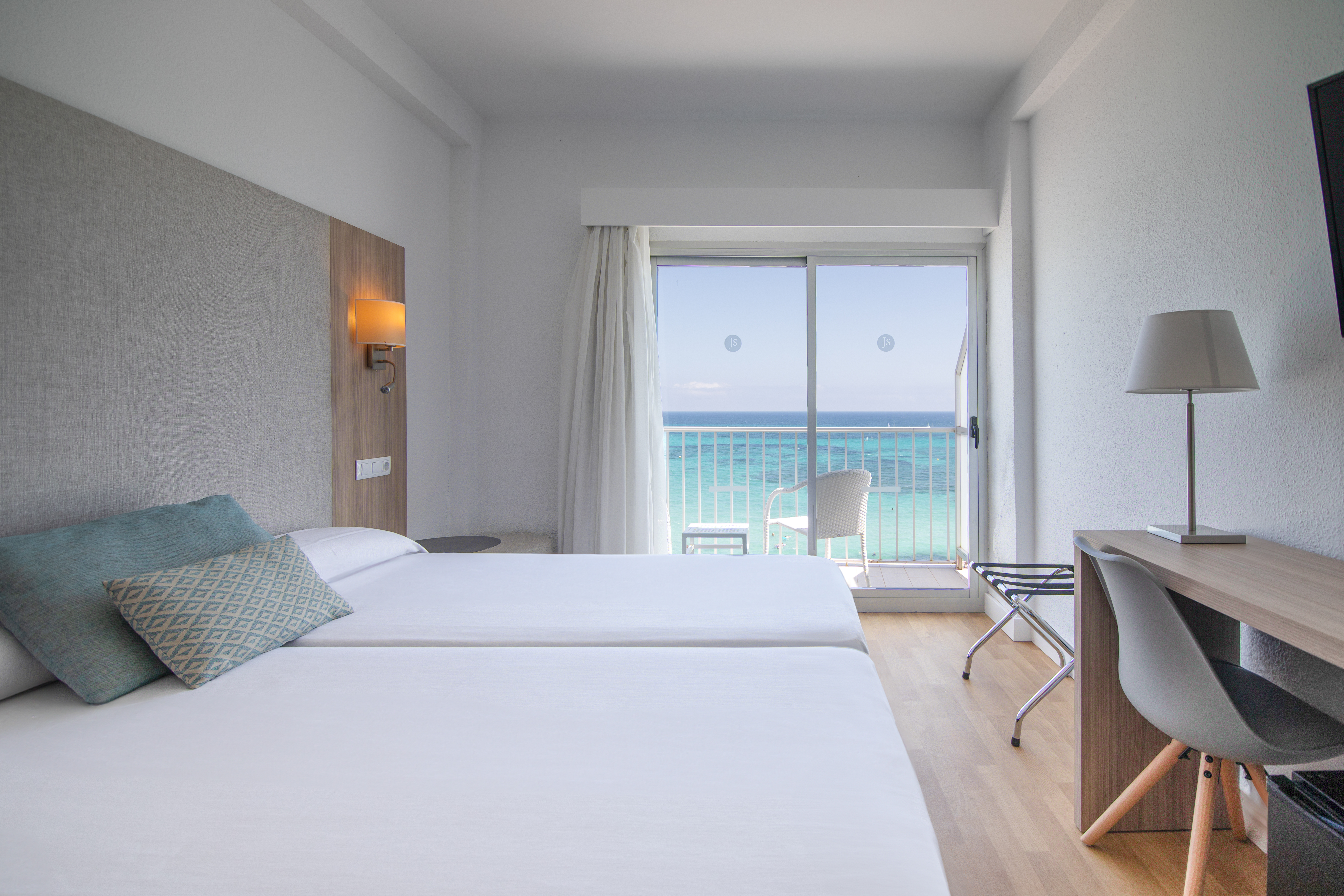 Double Single with Balcony