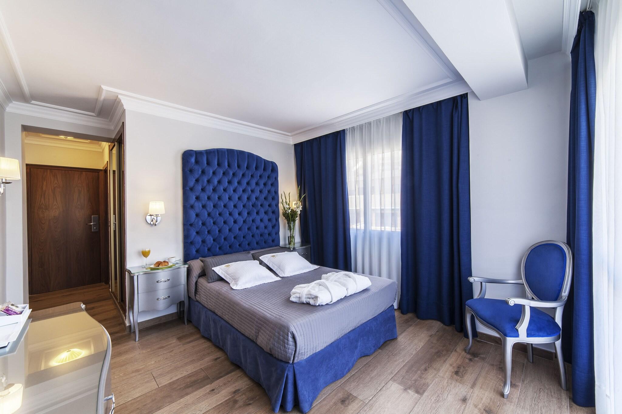 Double or Twin City View Two Beds