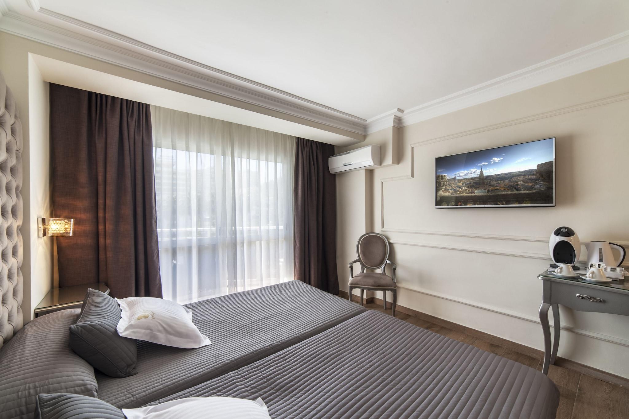 Double or Twin City View Two Beds