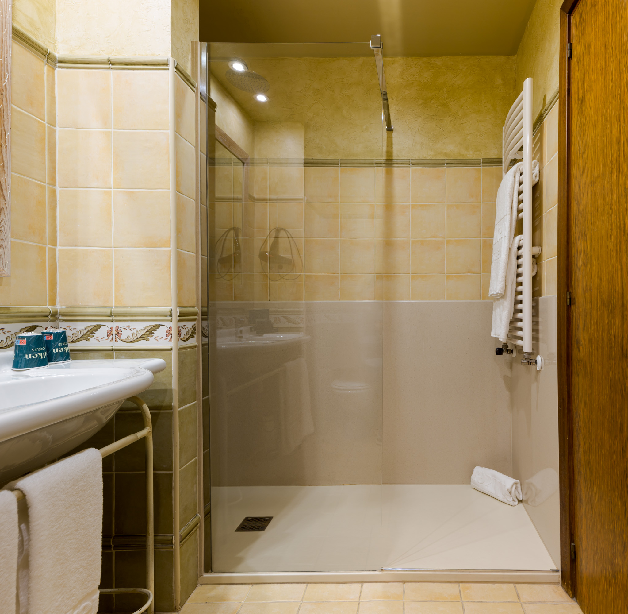 Double or Twin Standard