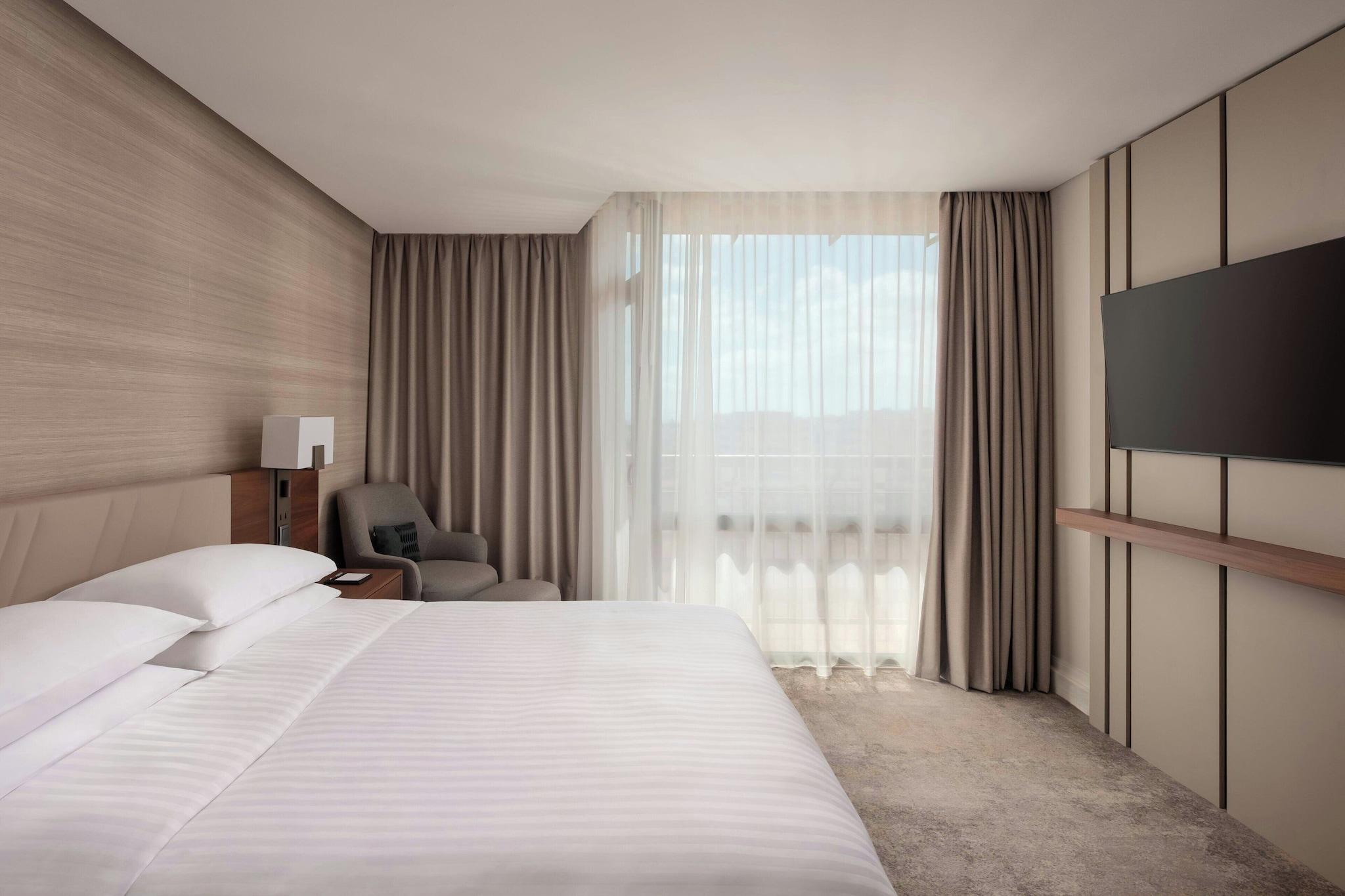 Junior Suite King Size Bed