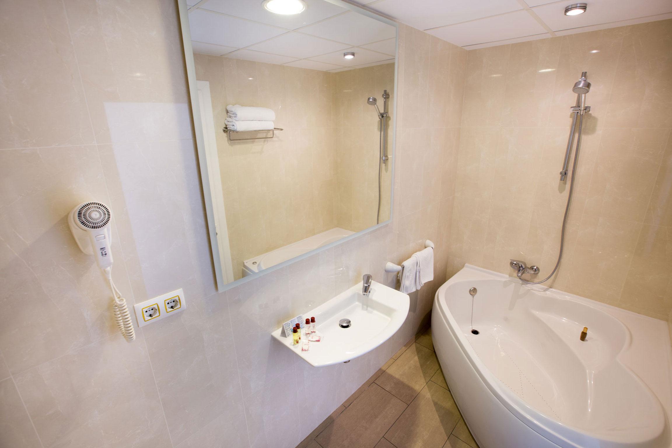 Double or Twin Superior