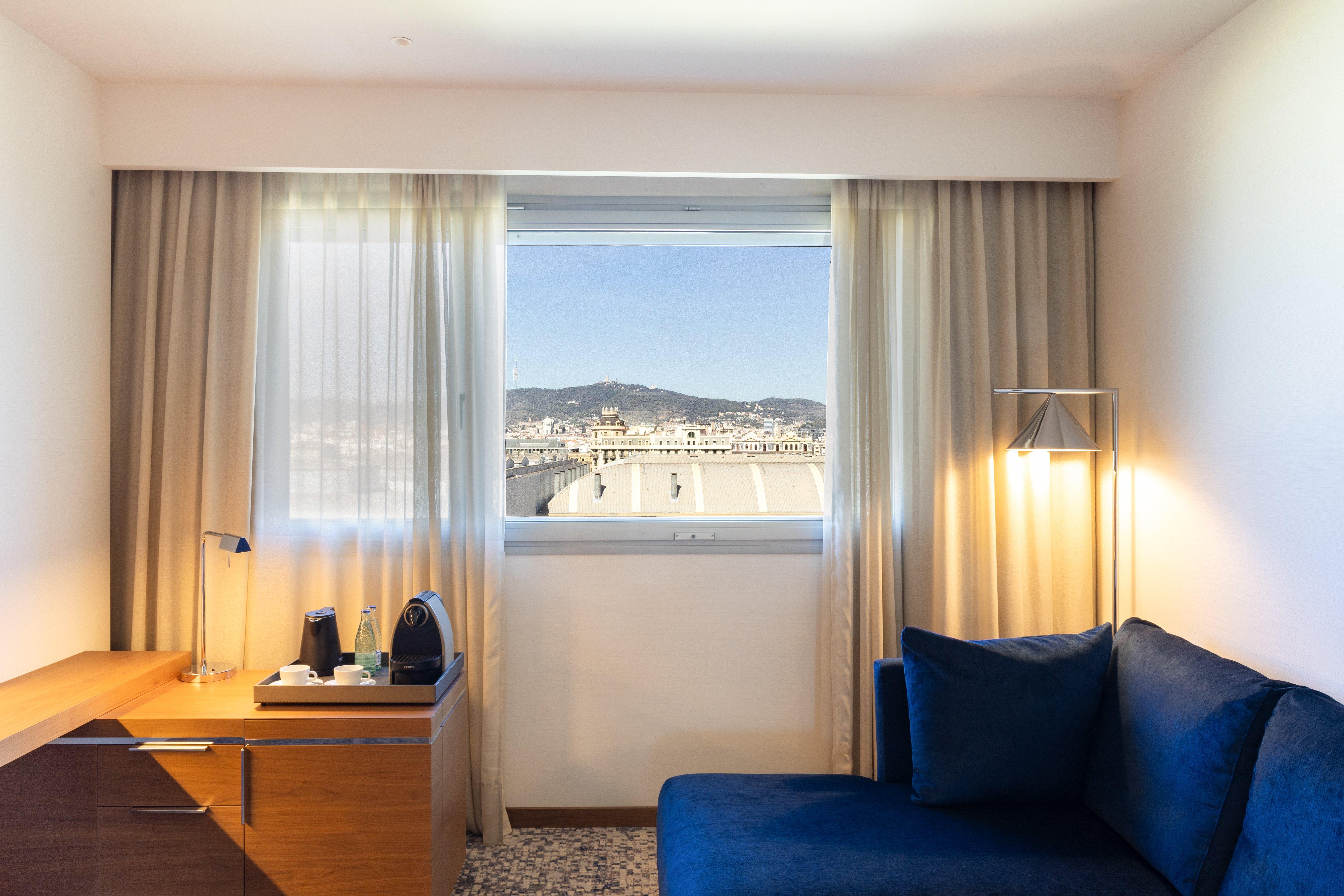 Twin Classic City View