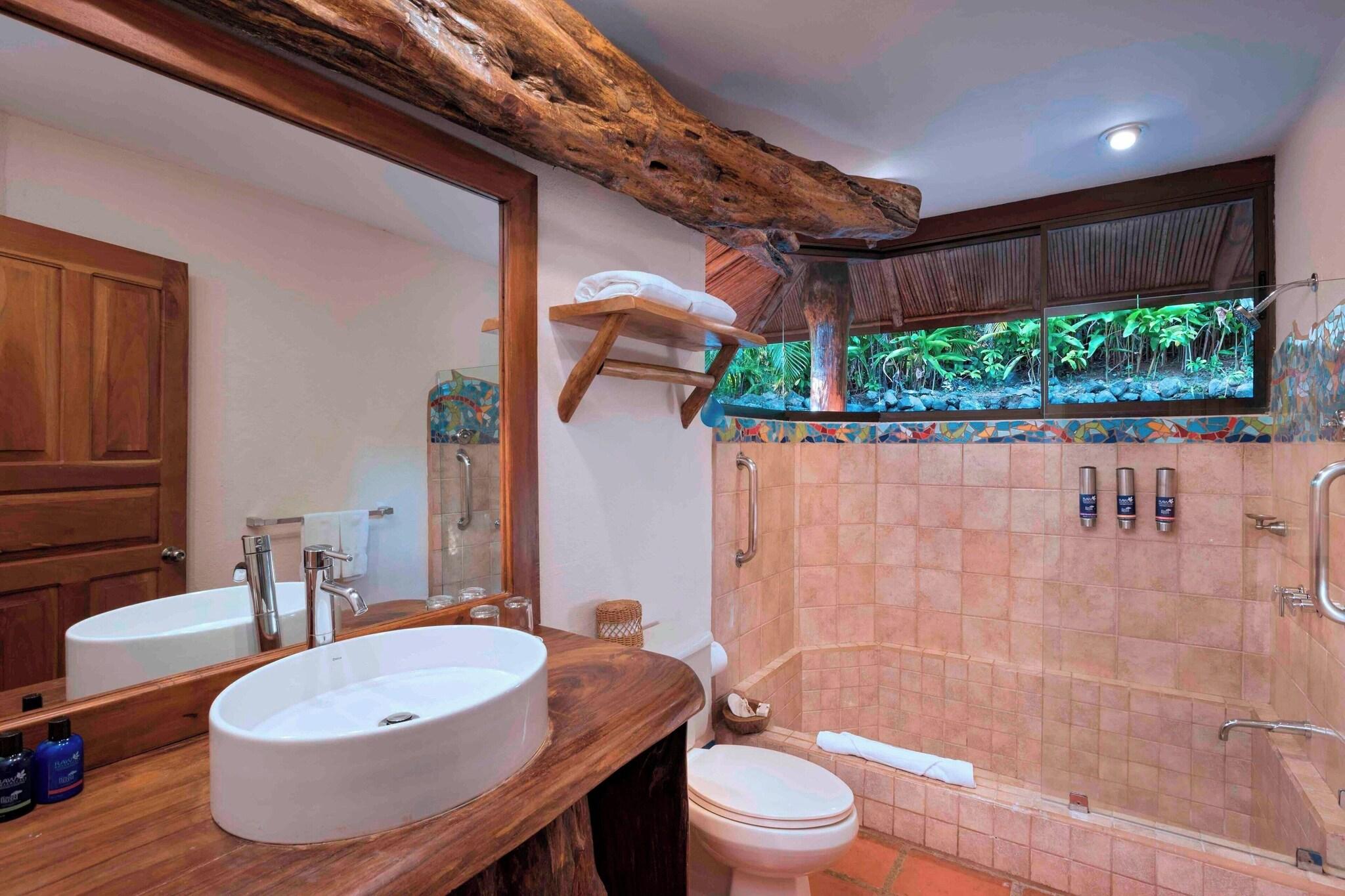 Junior Suite Ocean View King Bed