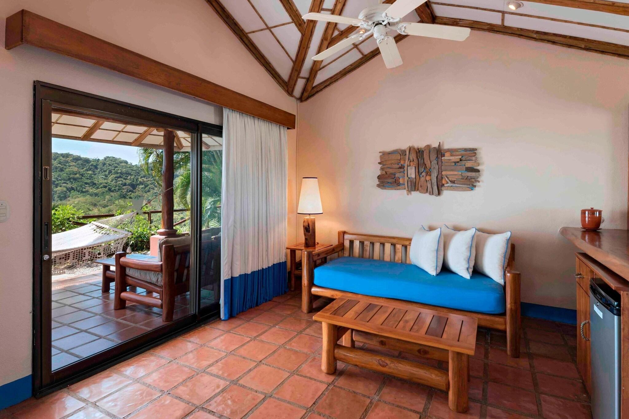 Junior Suite Ocean View King Bed