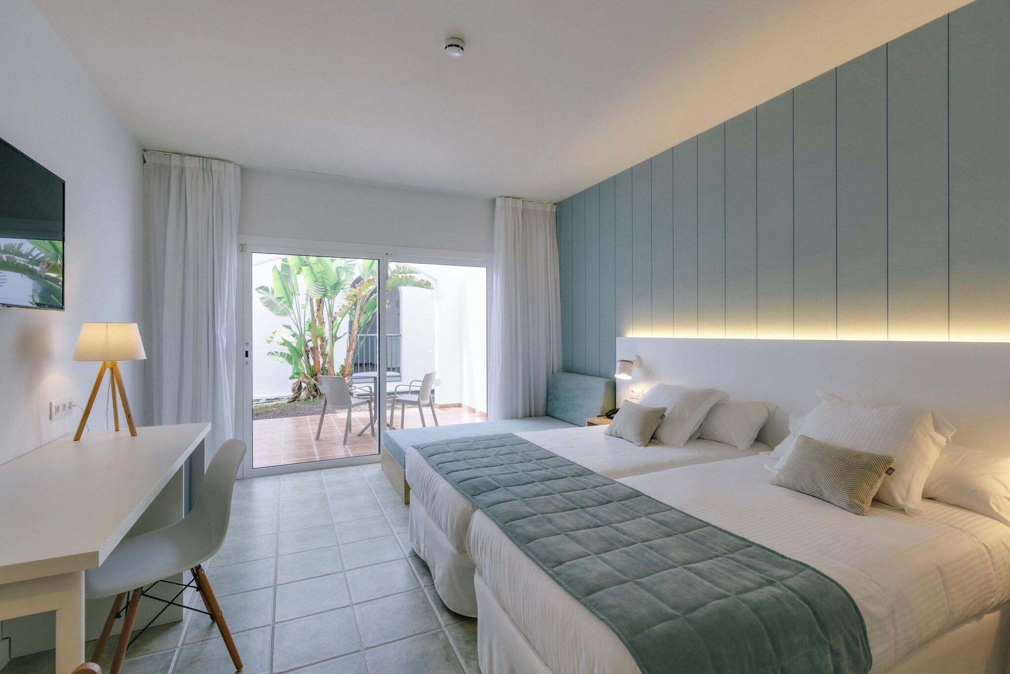 Double Queen Size Bed