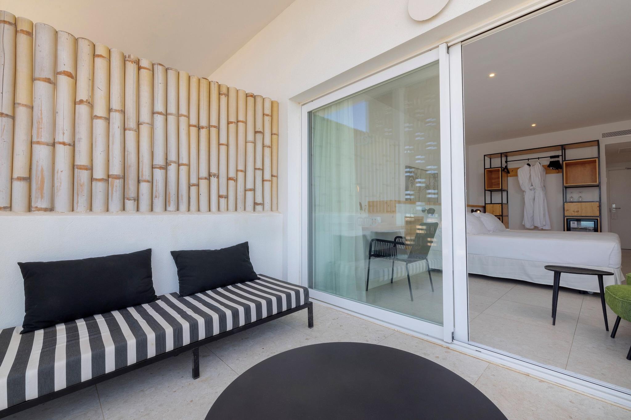 Double Partial Sea View