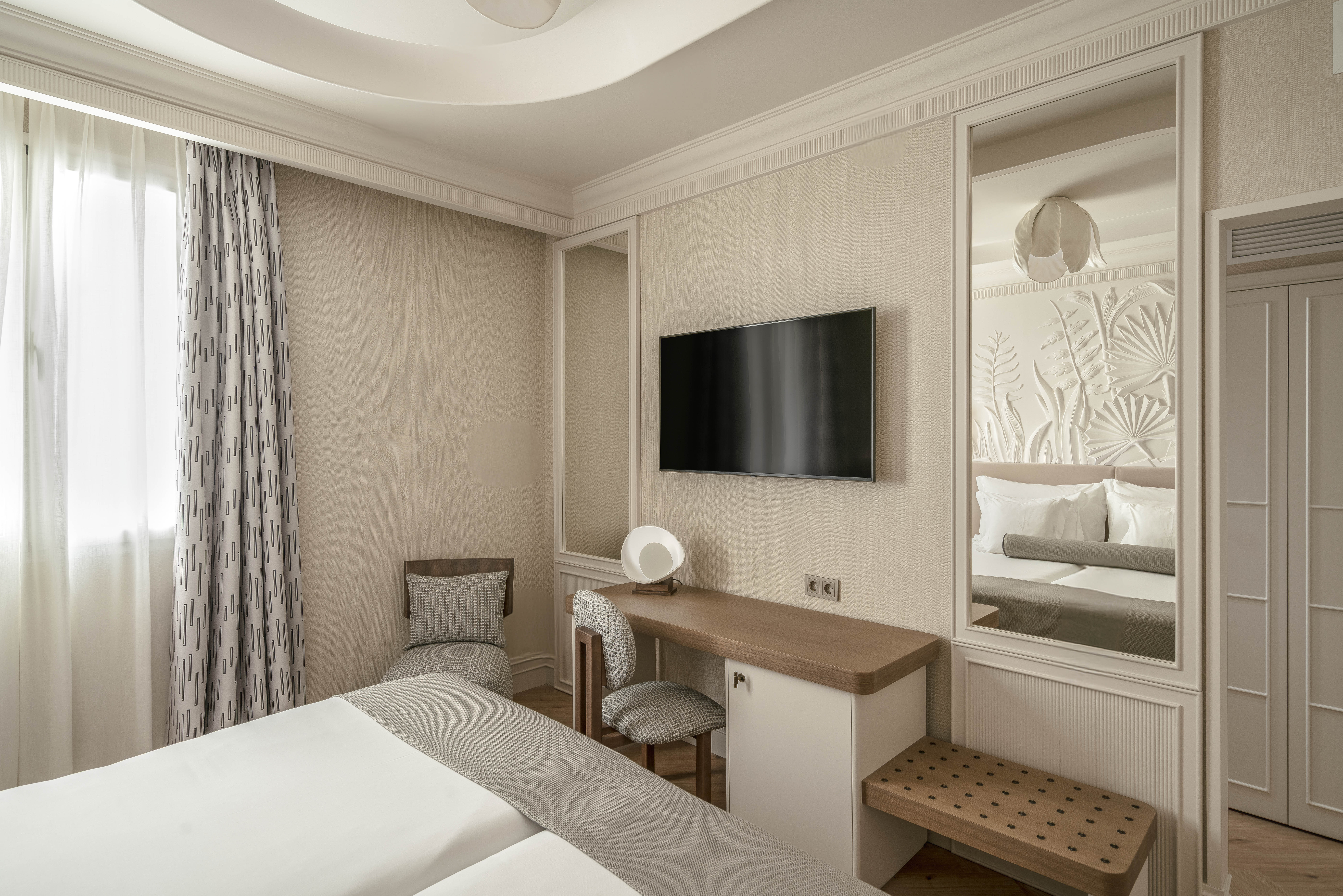 Double Connecting Room