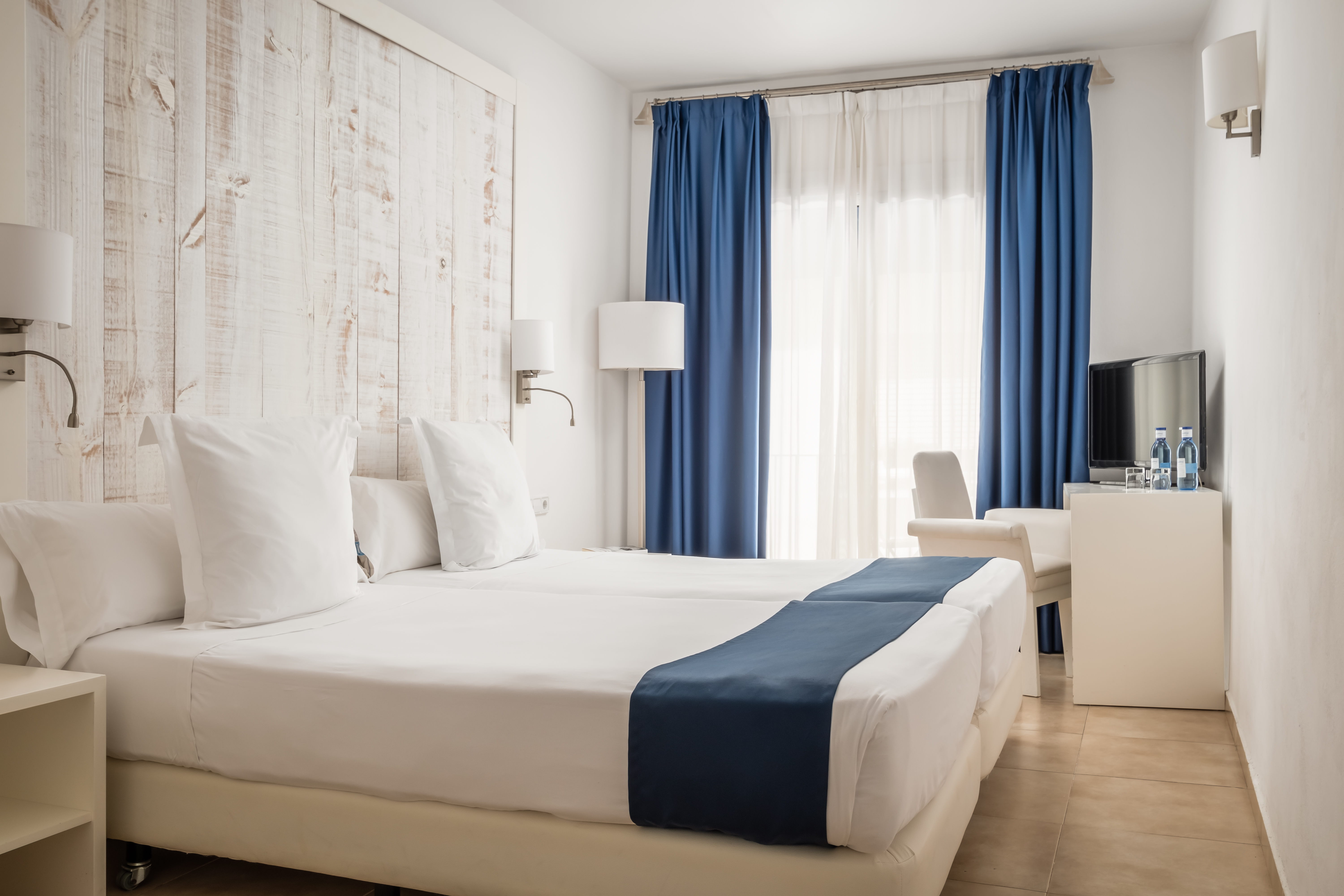 Double or Twin Standard