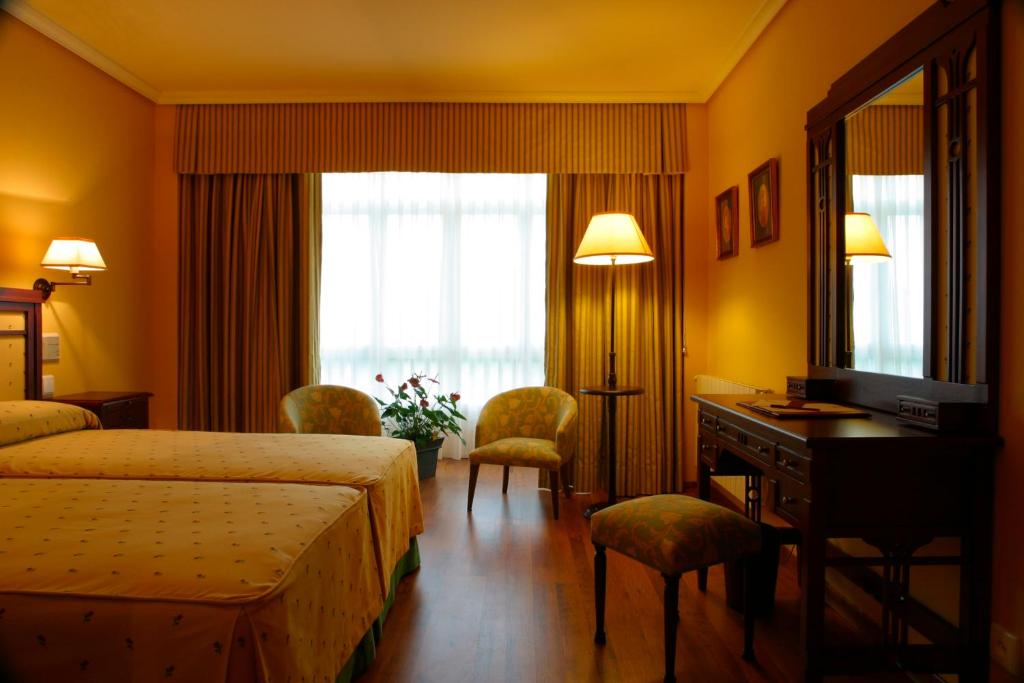 Double or Twin Capacity 3