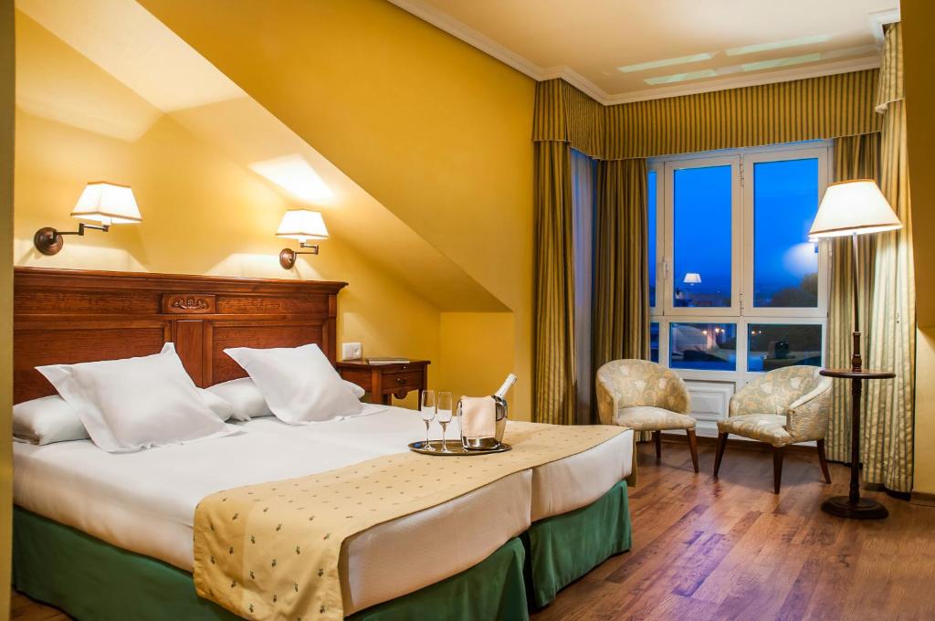 Double or Twin Standard