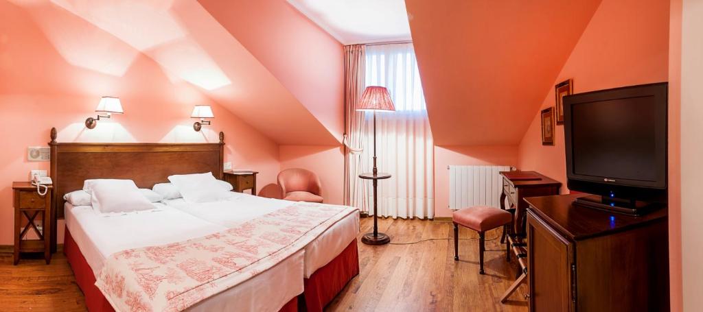 Double Single Economy