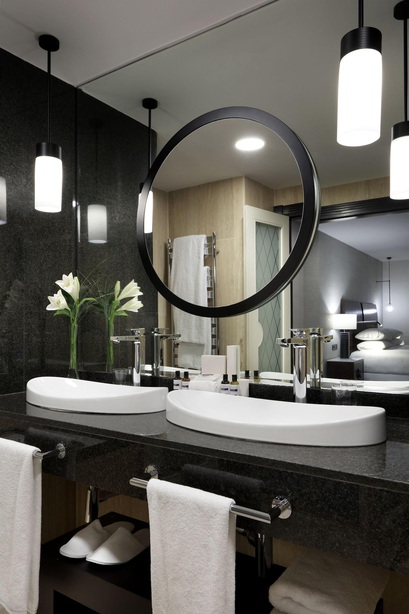 Room Deluxe King Bed